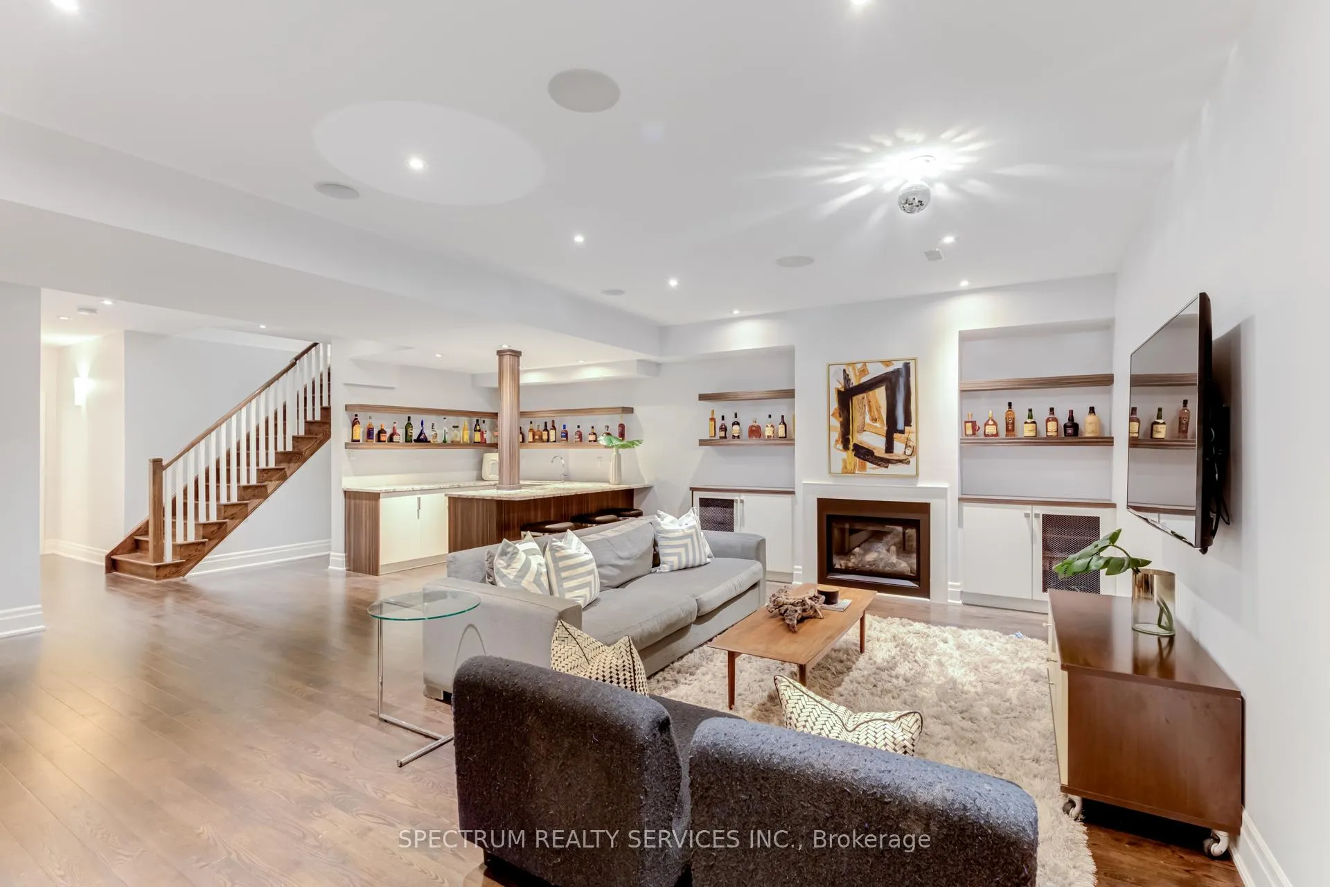 Photo 32 of 16 Donlea Drive, Toronto, Leaside — HOMEH