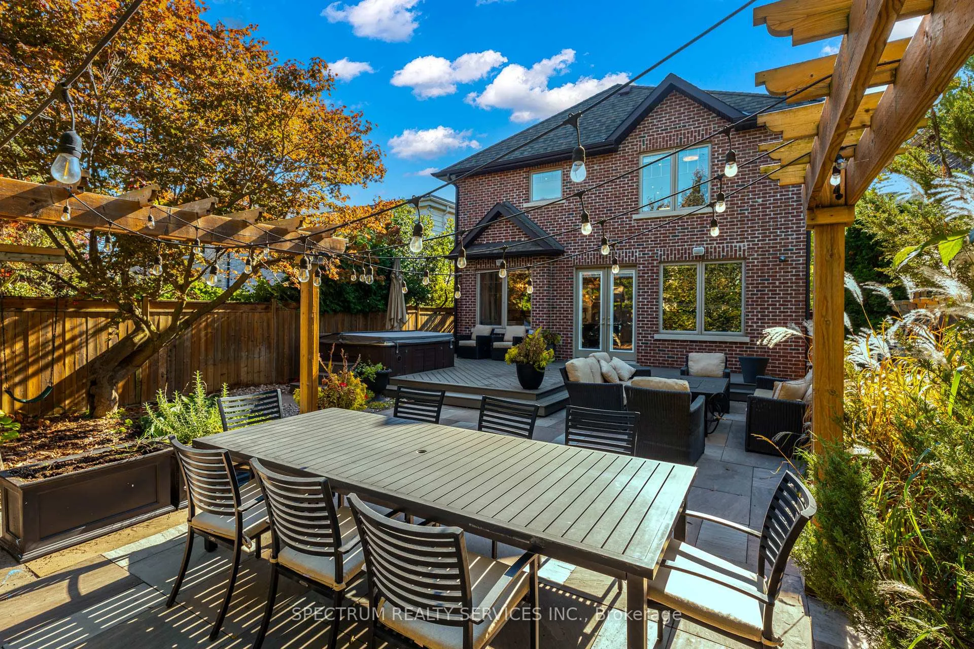 Photo 38 of 16 Donlea Drive, Toronto, Leaside — HOMEH