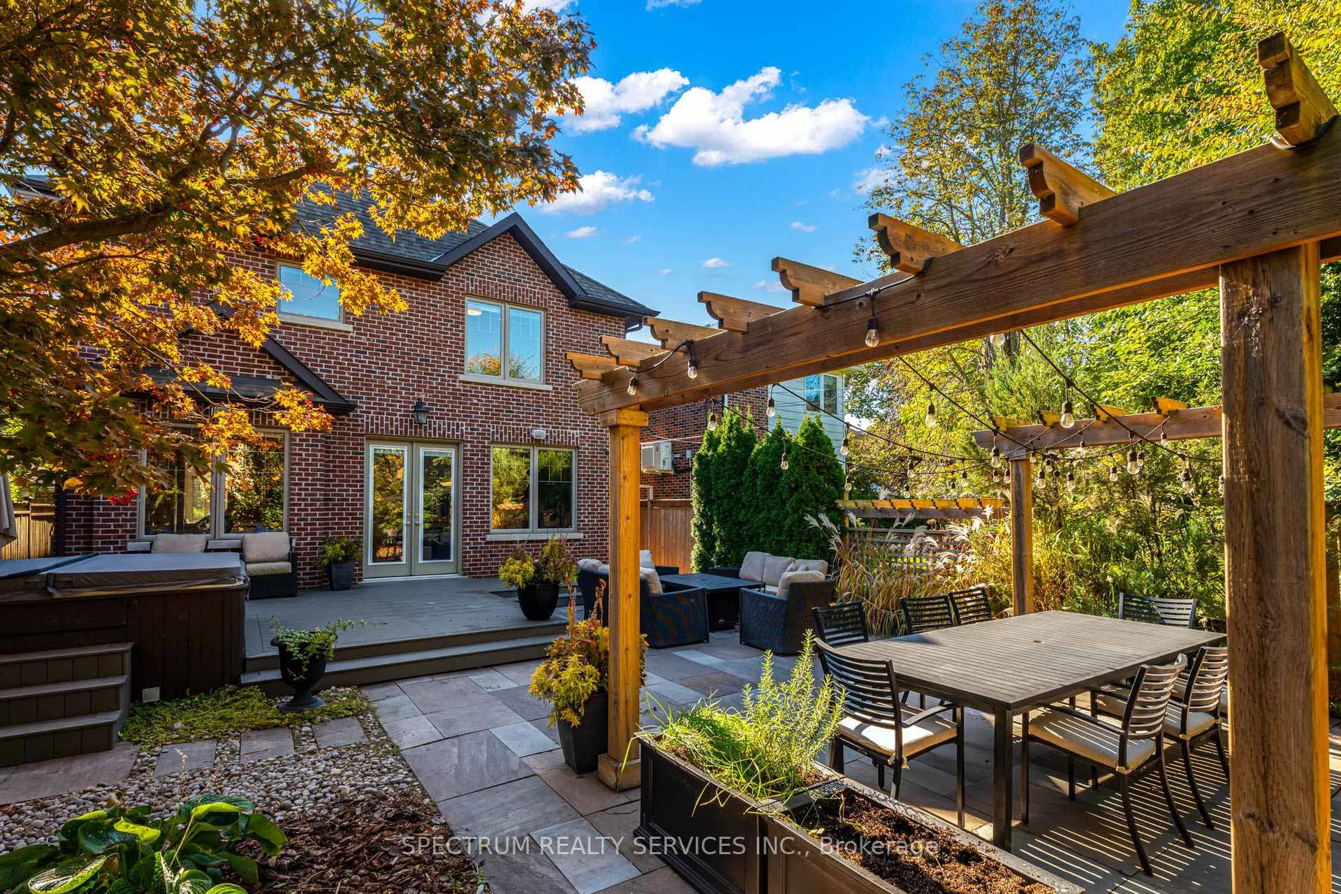 Photo 39 of 16 Donlea Drive, Toronto, Leaside — HOMEH