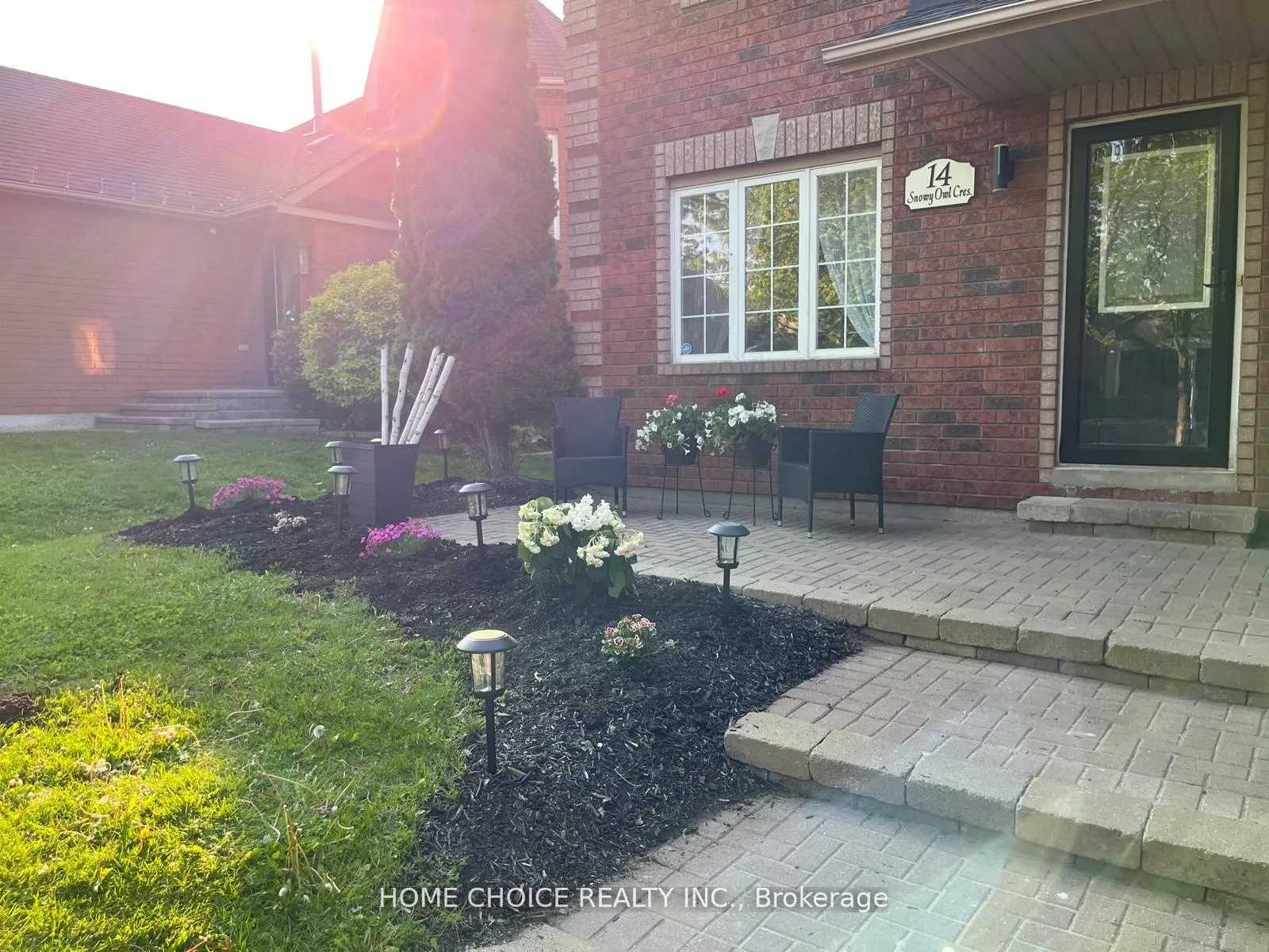 Photo 3 of 14 Snowy Owl Crescent, Barrie, Little Lake — HOMEH