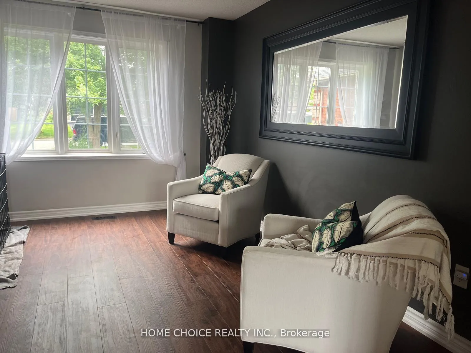 Photo 13 of 14 Snowy Owl Crescent, Barrie, Little Lake — HOMEH