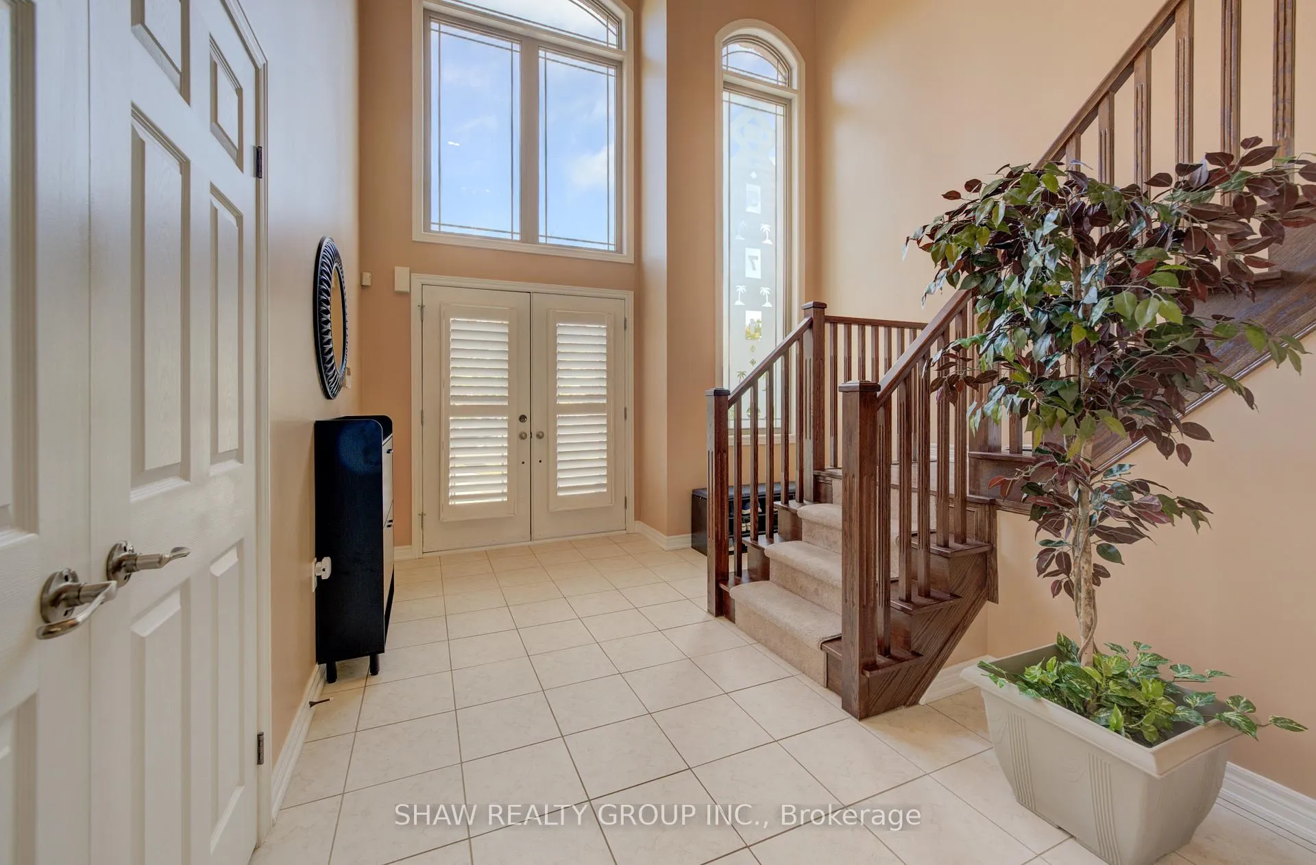 Photo 4 of 571 Stonehenge Drive, Hamilton, Ancaster — HOMEH