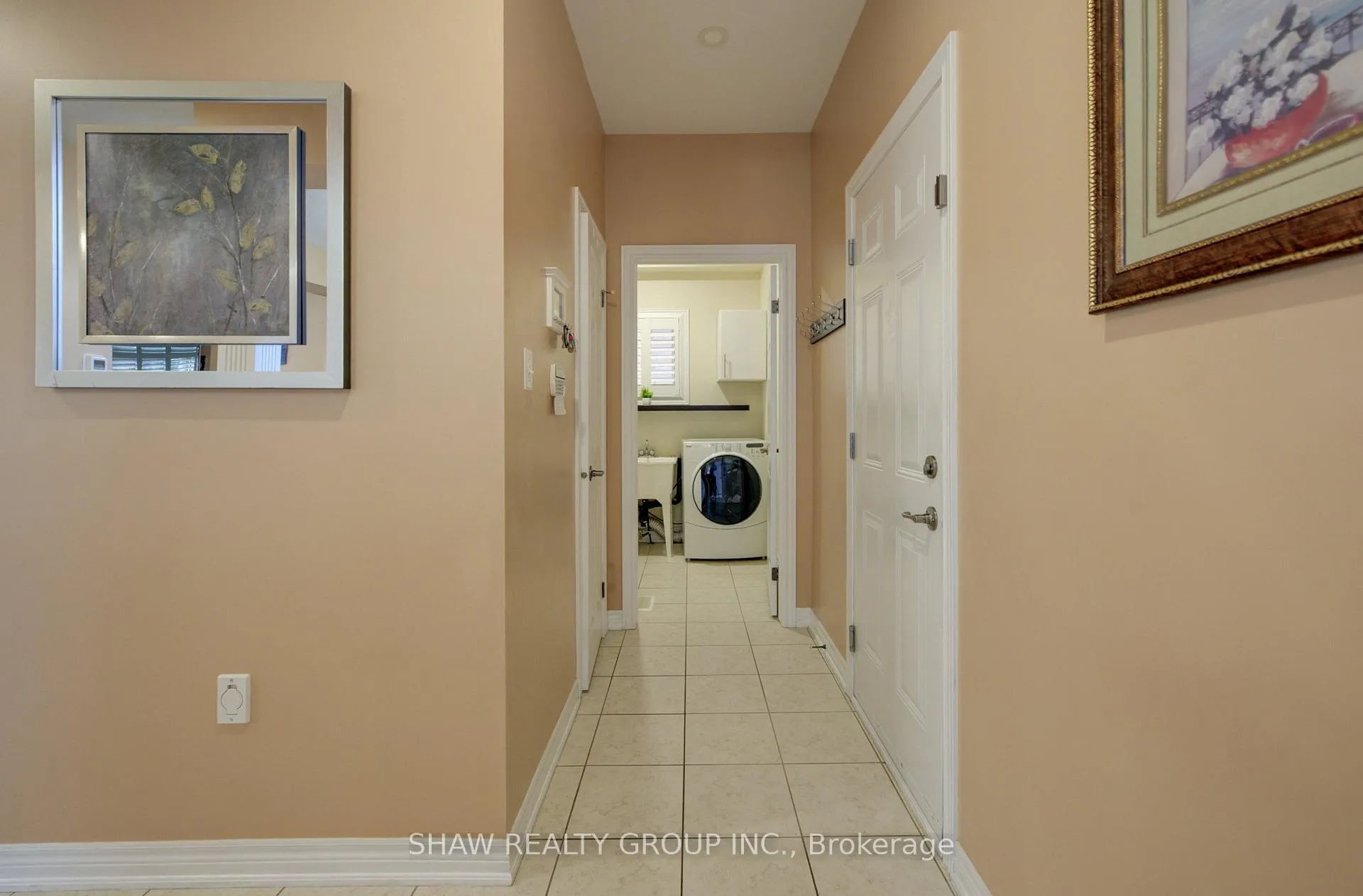 Photo 6 of 571 Stonehenge Drive, Hamilton, Ancaster — HOMEH