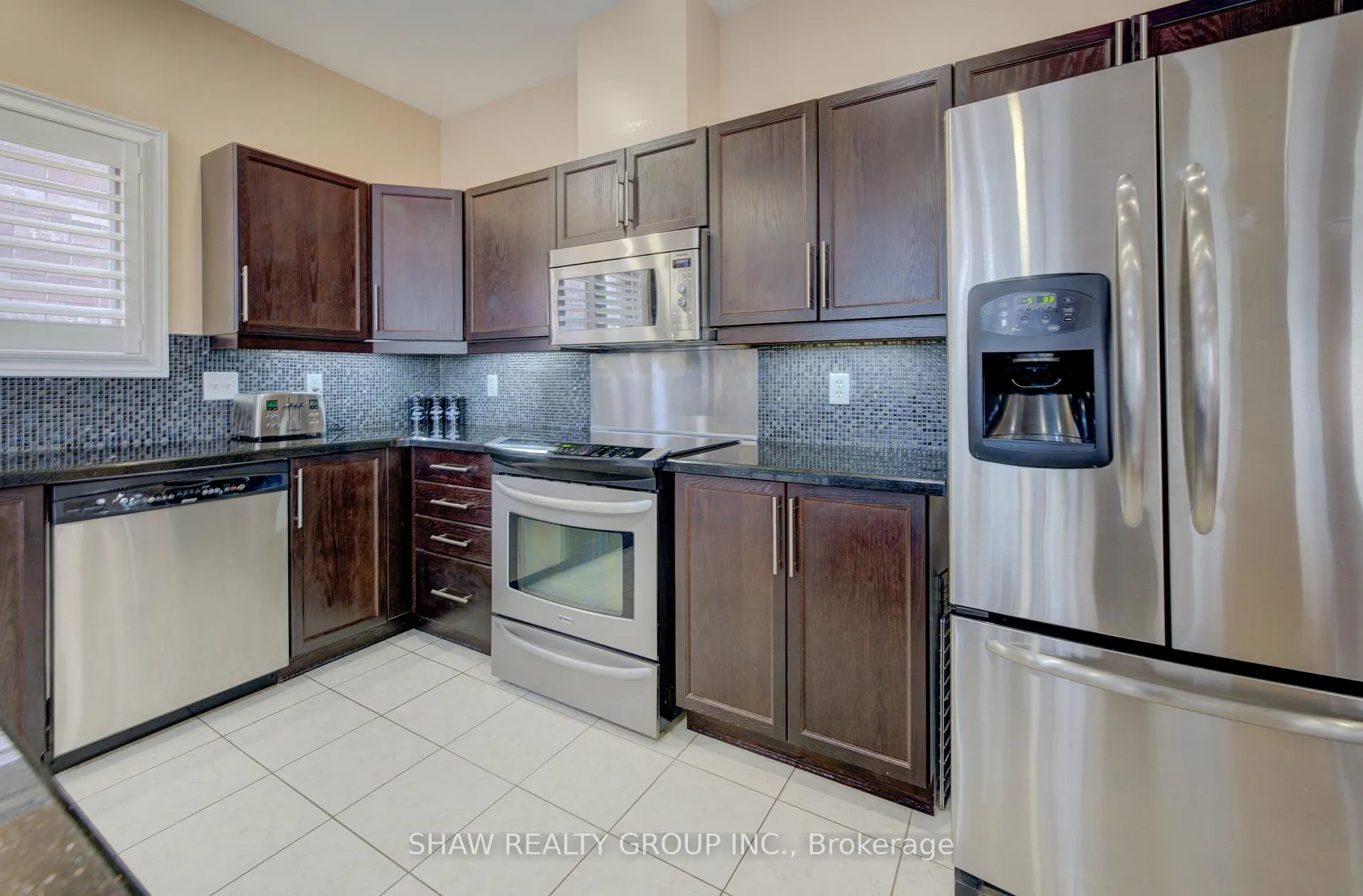 Photo 13 of 571 Stonehenge Drive, Hamilton, Ancaster — HOMEH
