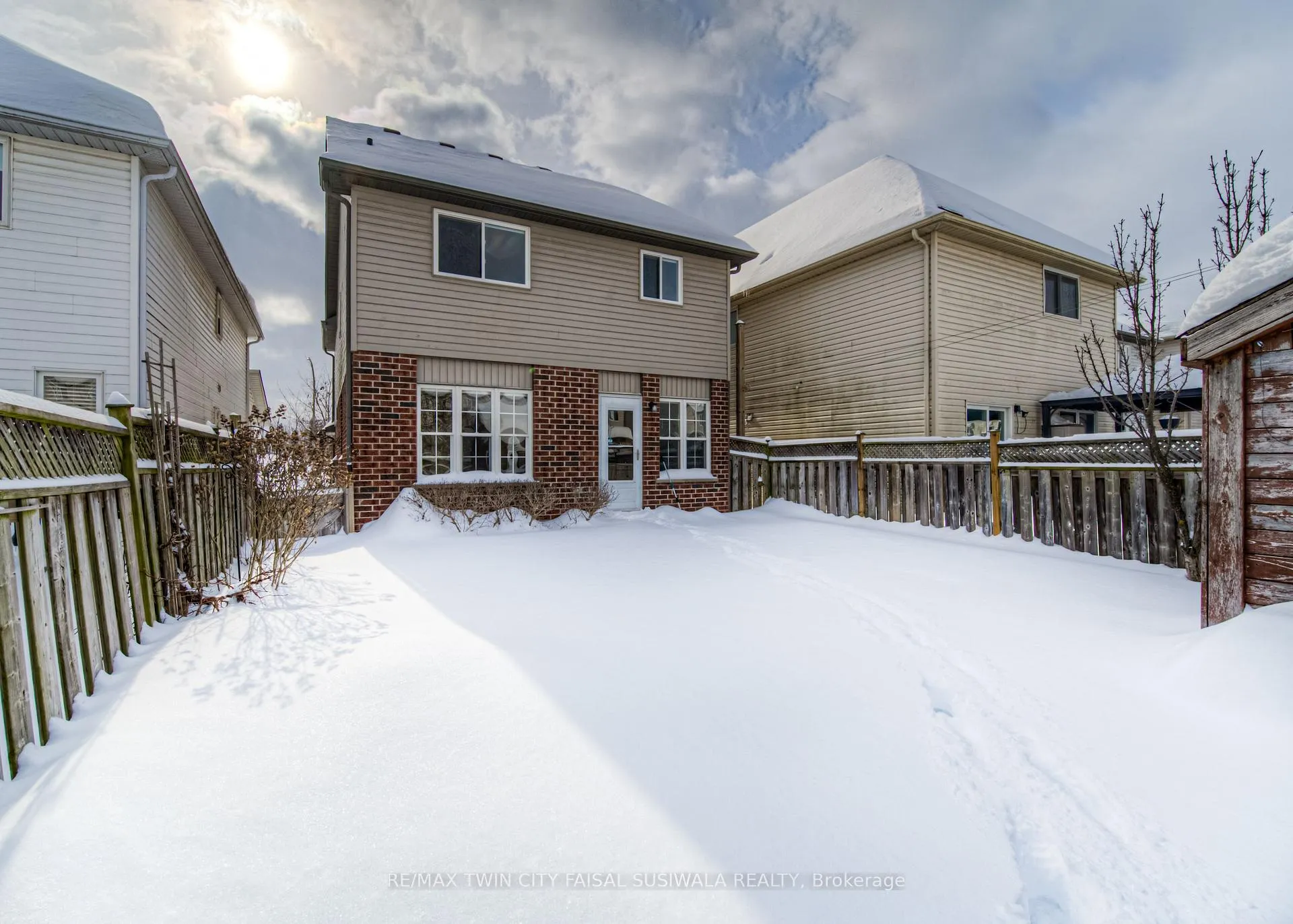 Photo 2 of 94 Sophia Crescent, Kitchener, Huron Park — HOMEH