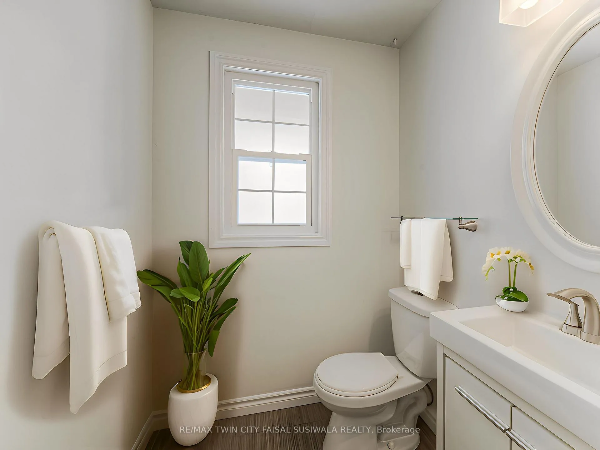 Photo 5 of 94 Sophia Crescent, Kitchener, Huron Park — HOMEH