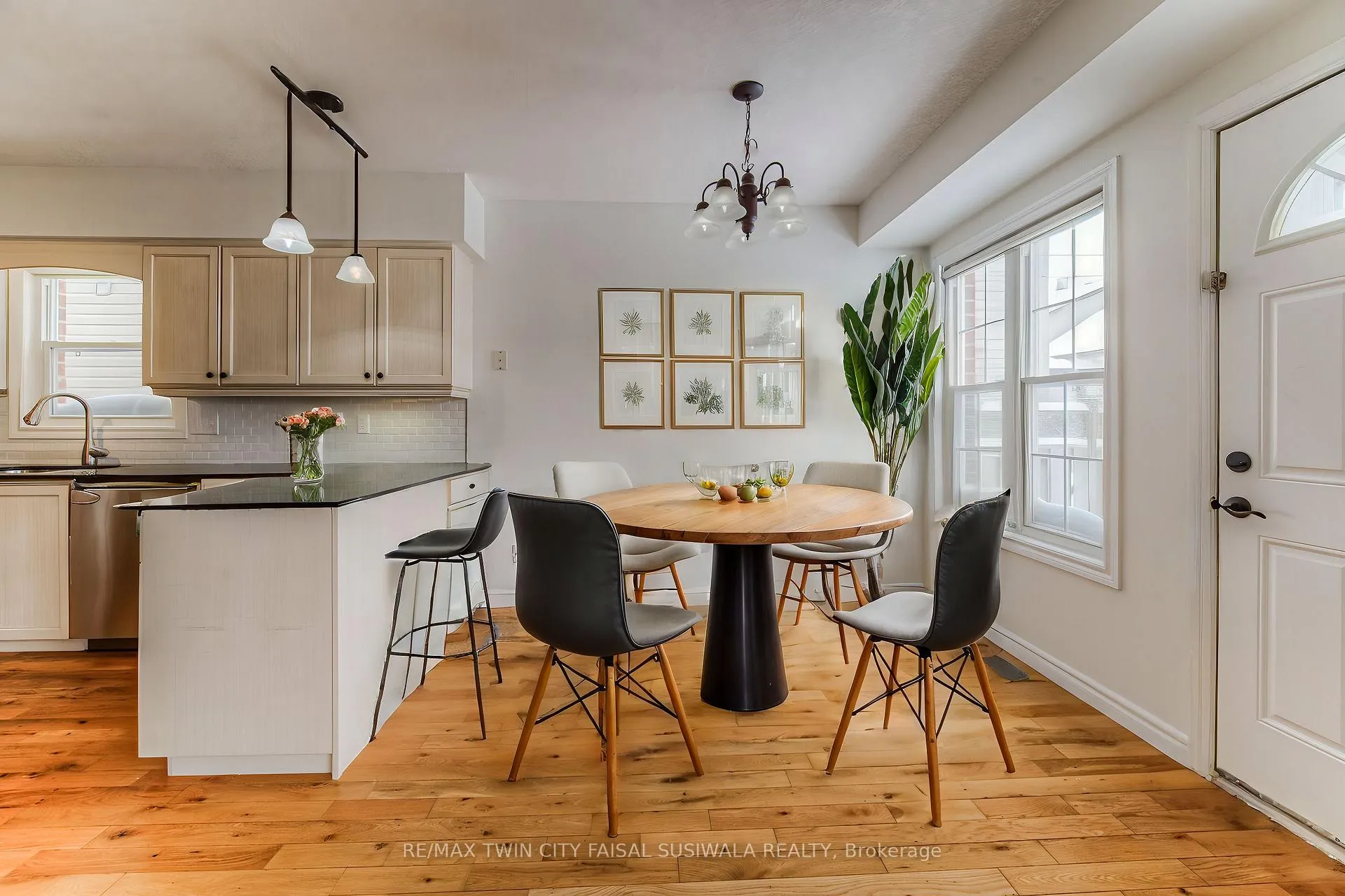 Photo 7 of 94 Sophia Crescent, Kitchener, Huron Park — HOMEH