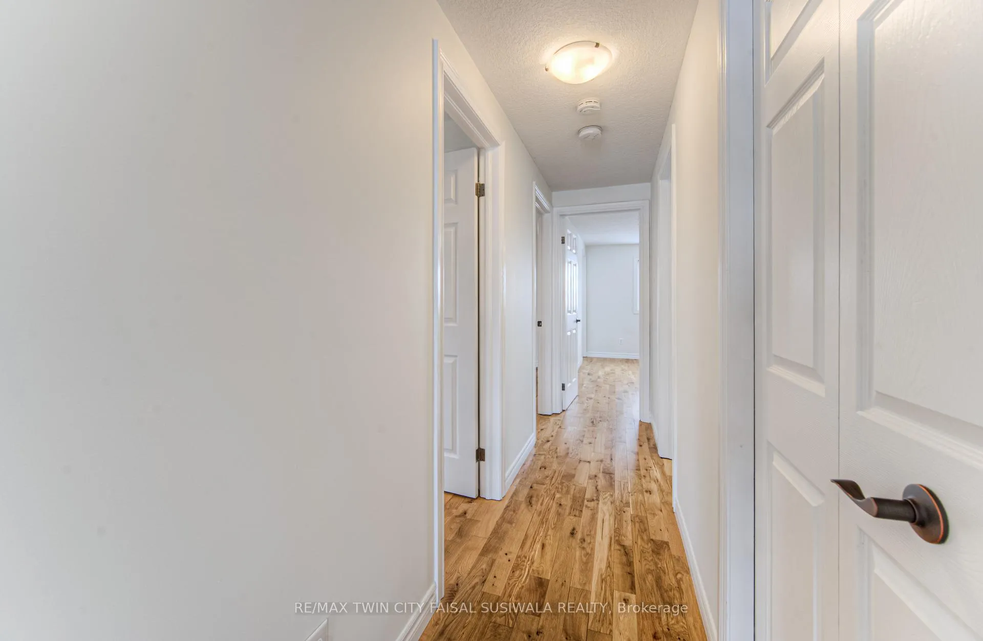 Photo 12 of 94 Sophia Crescent, Kitchener, Huron Park — HOMEH