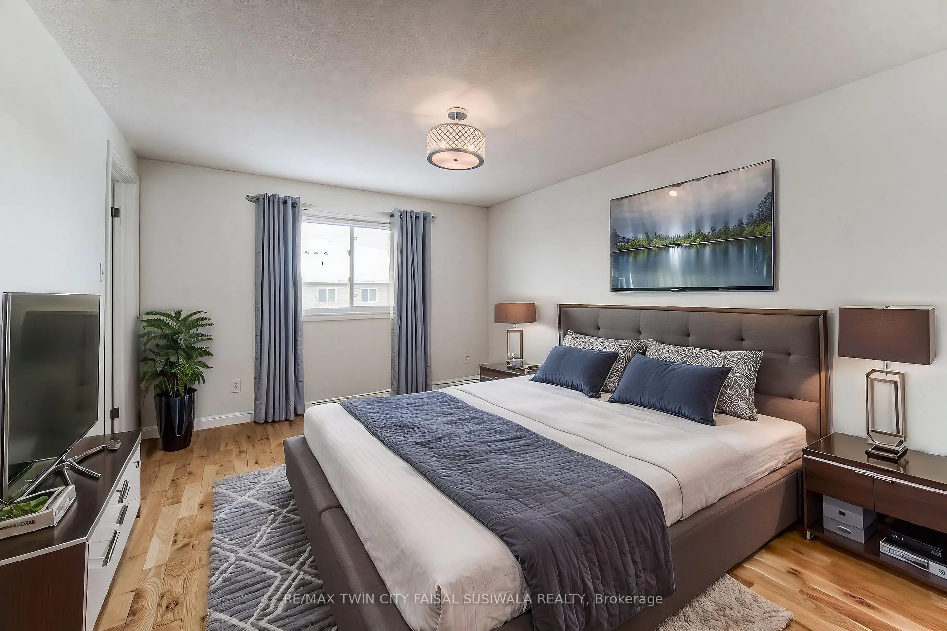 Photo 13 of 94 Sophia Crescent, Kitchener, Huron Park — HOMEH