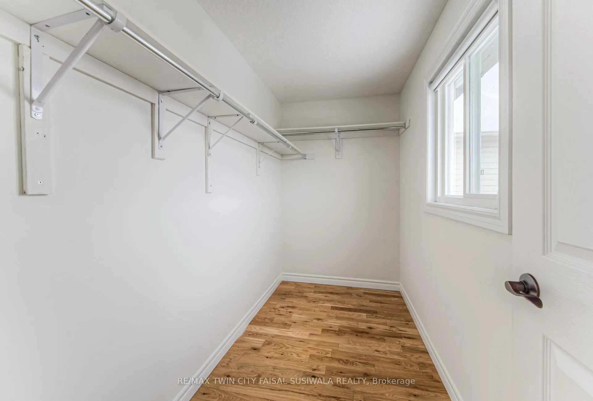 Photo 14 of 94 Sophia Crescent, Kitchener, Huron Park — HOMEH