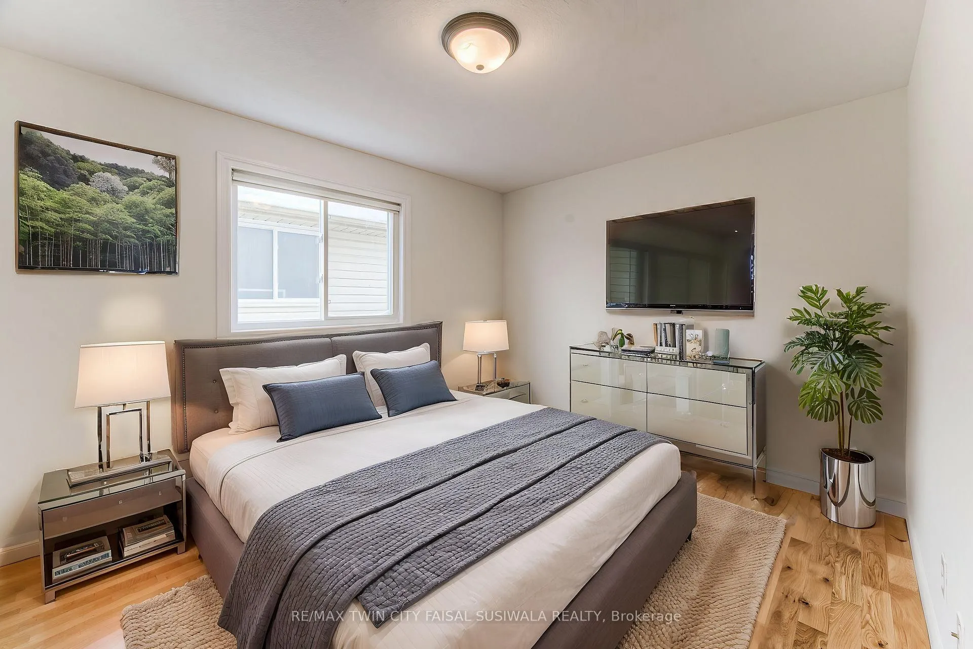 Photo 15 of 94 Sophia Crescent, Kitchener, Huron Park — HOMEH