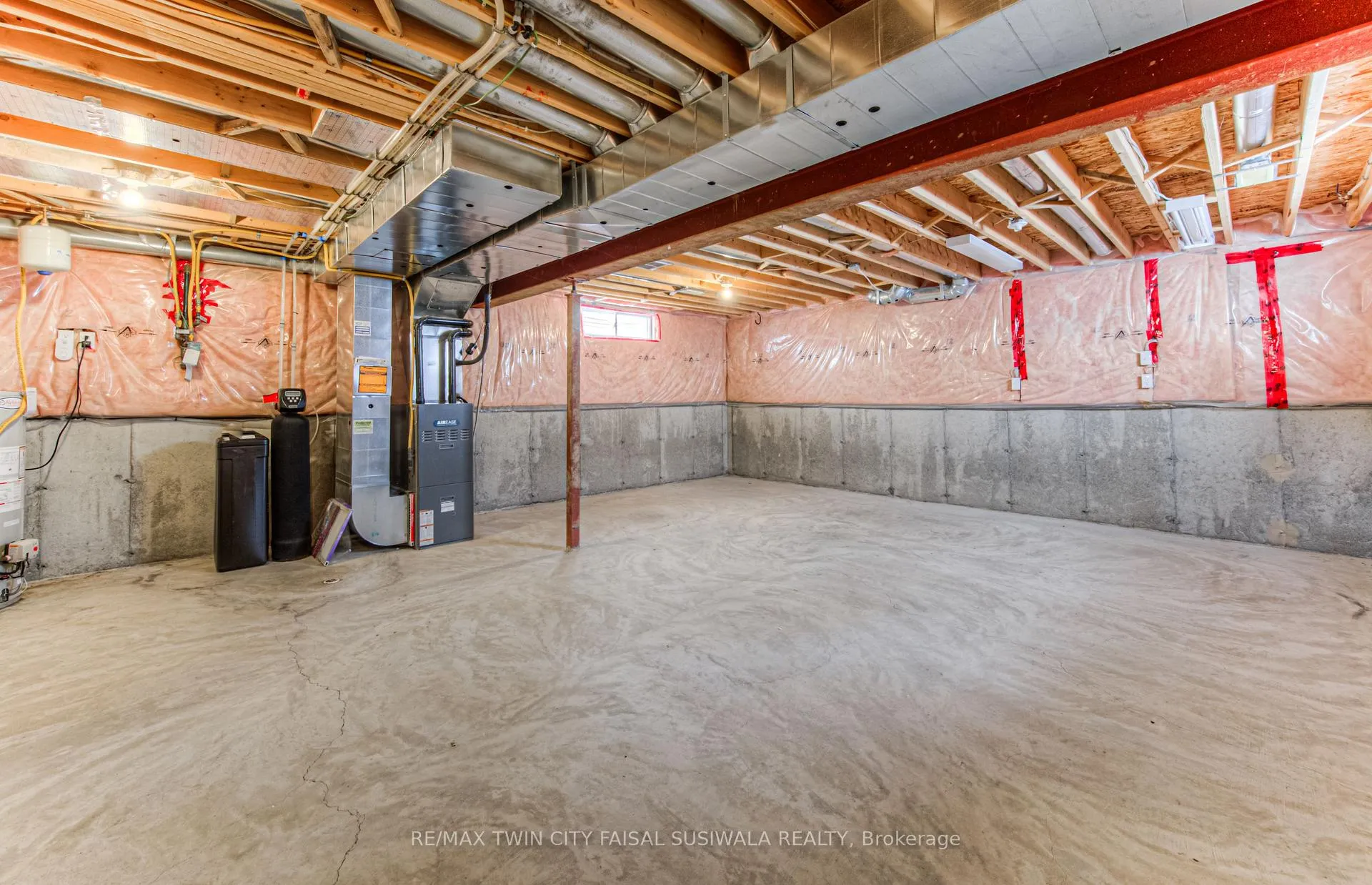 Photo 18 of 94 Sophia Crescent, Kitchener, Huron Park — HOMEH