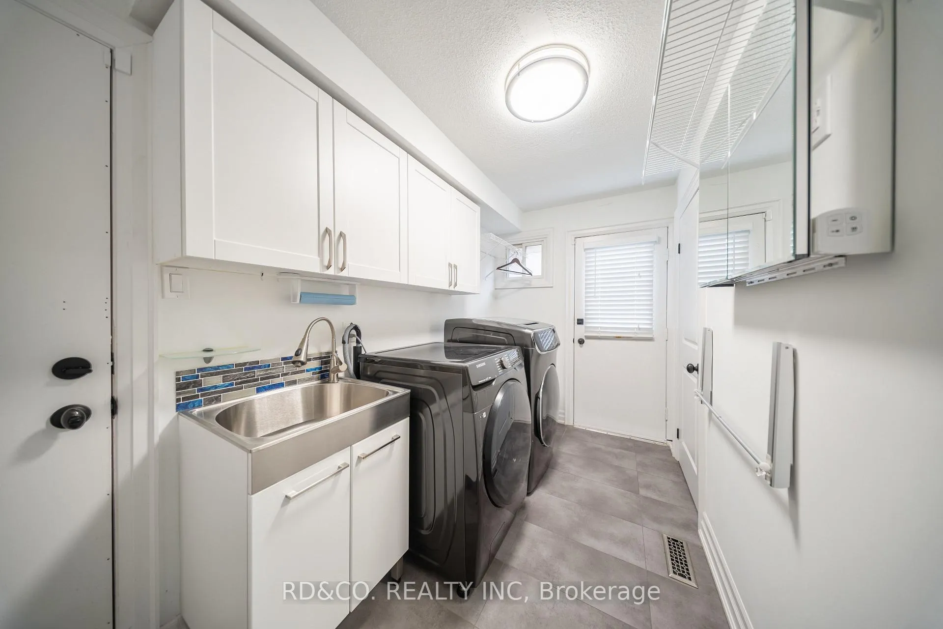 Photo 19 of 2102 Liverpool Road, Pickering, Liverpool — HOMEH