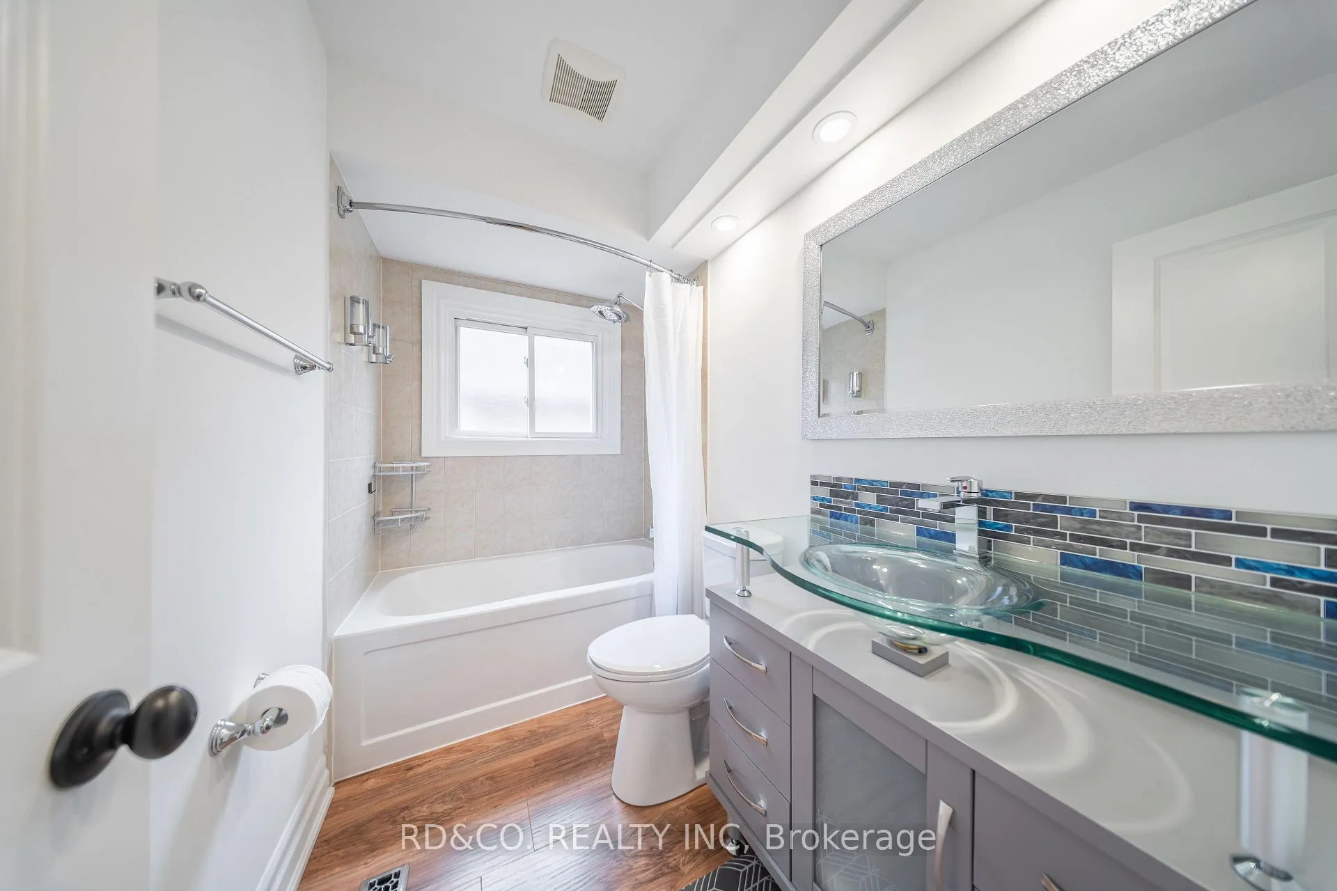 Photo 35 of 2102 Liverpool Road, Pickering, Liverpool — HOMEH