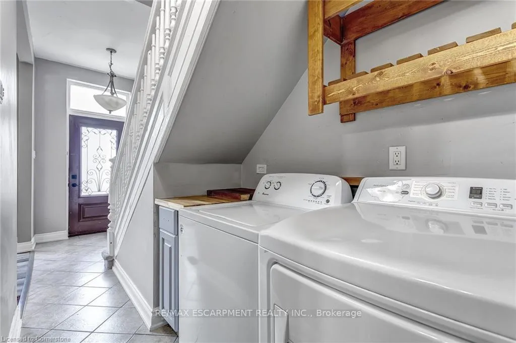 Photo 5 of 26 Madison Avenue, Hamilton, Gibson — HOMEH