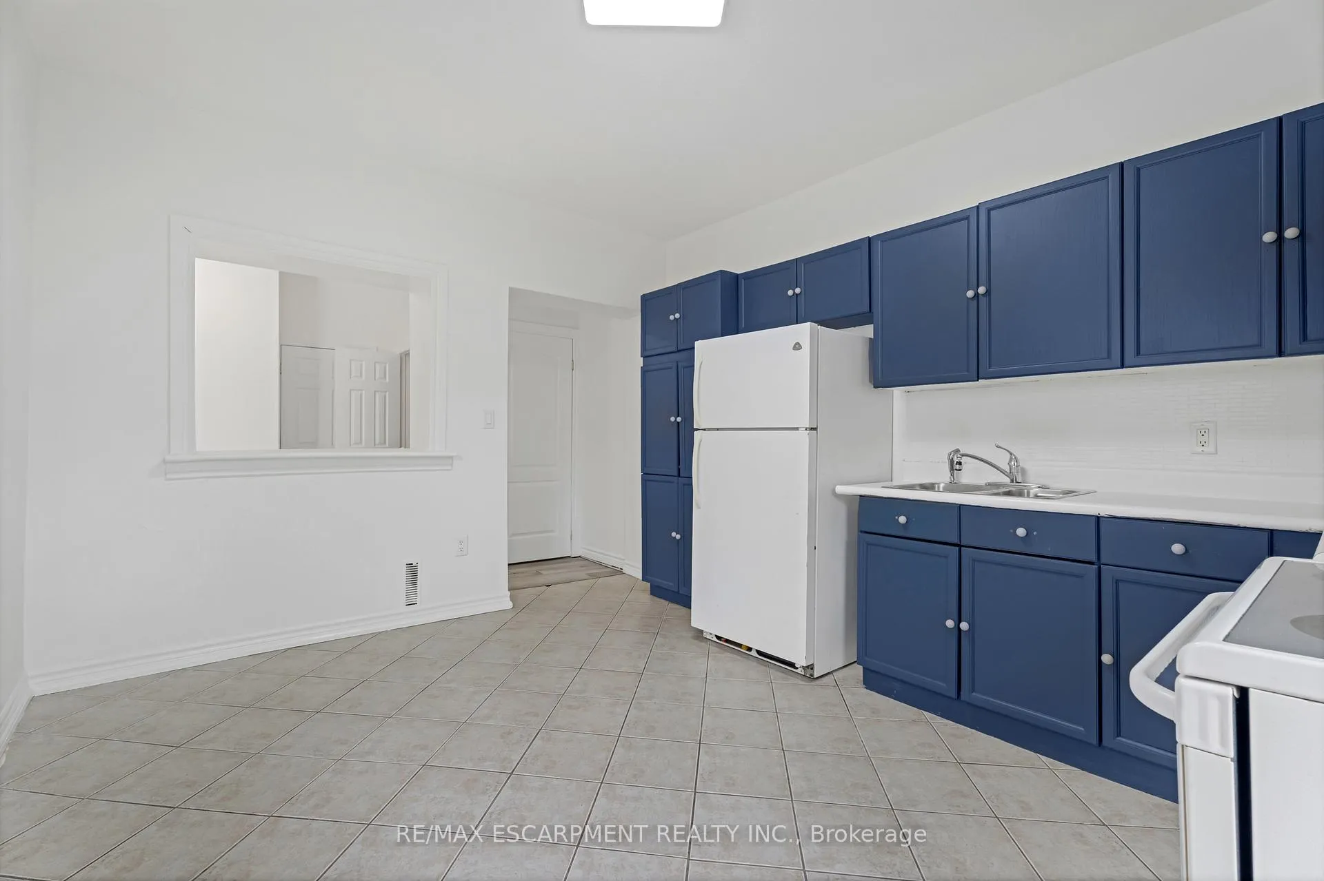 Photo 11 of 26 Madison Avenue, Hamilton, Gibson — HOMEH