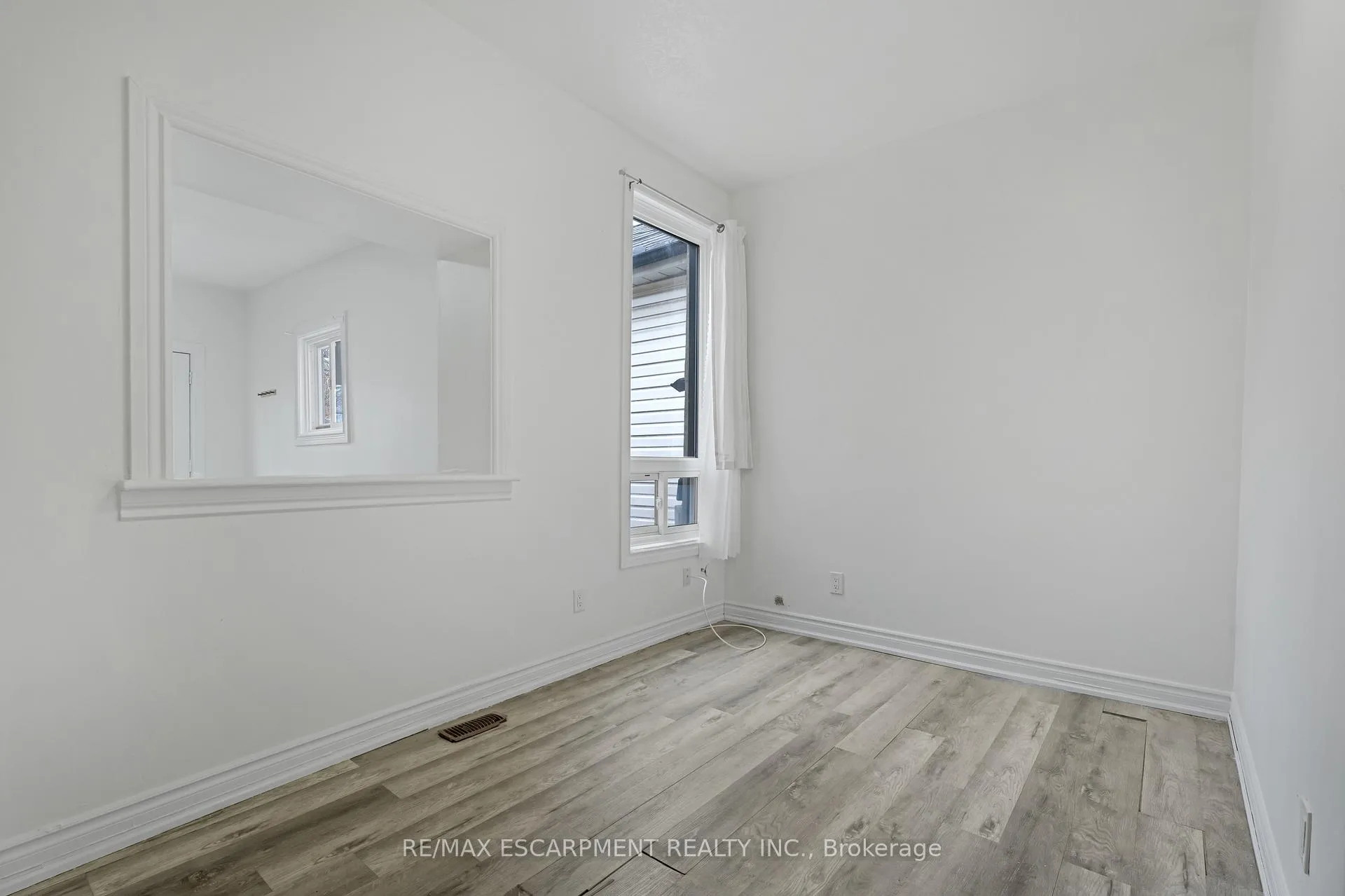 Photo 14 of 26 Madison Avenue, Hamilton, Gibson — HOMEH
