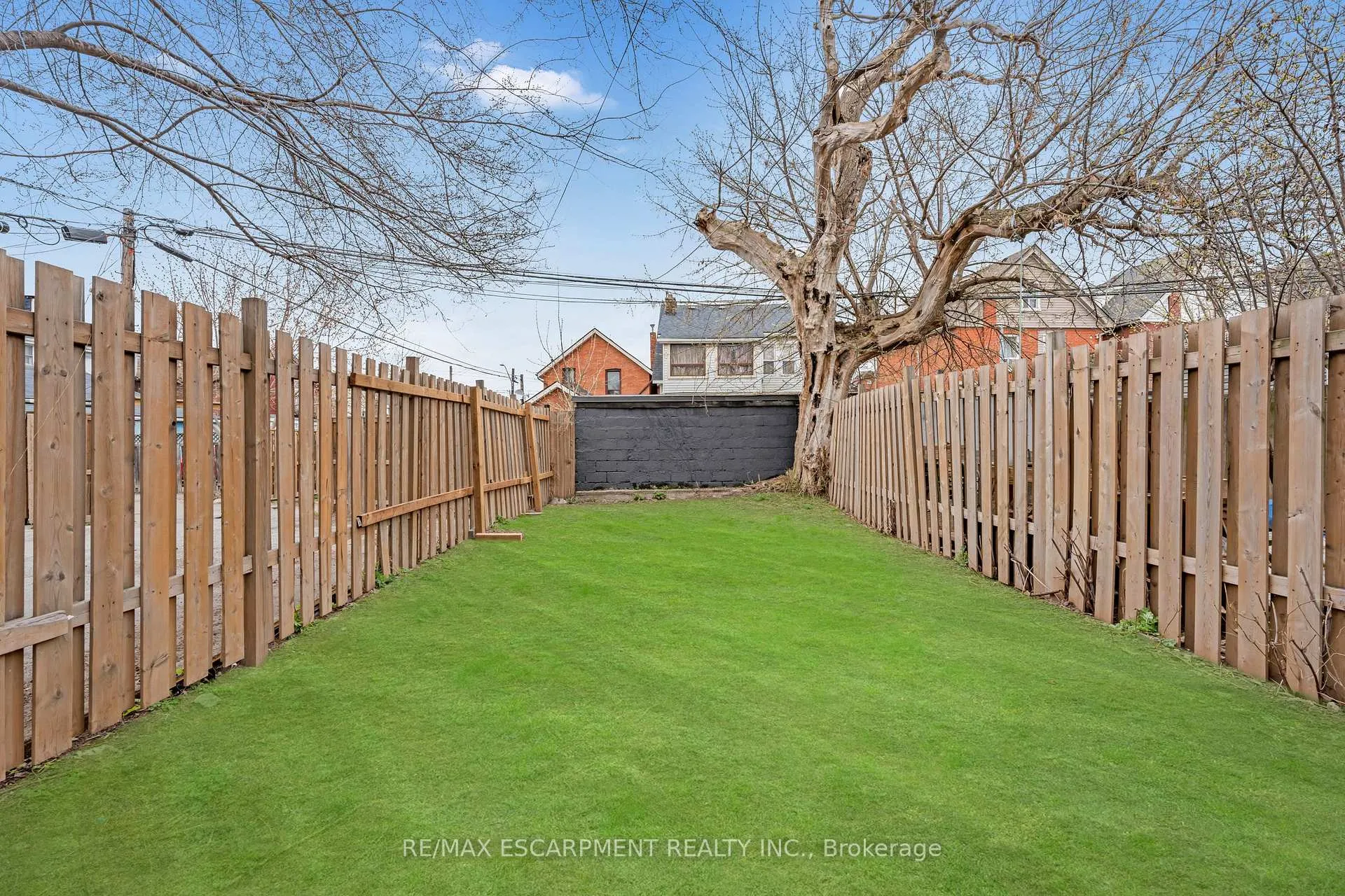 Photo 15 of 26 Madison Avenue, Hamilton, Gibson — HOMEH