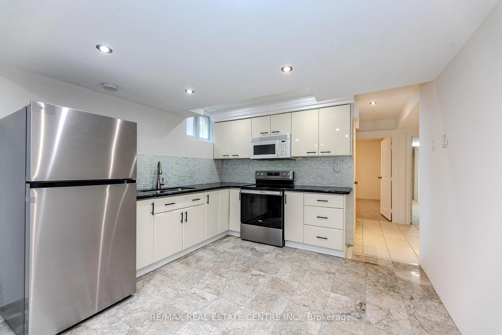 Photo 24 of 44 Burwick Avenue, Vaughan, West Woodbridge — HOMEH
