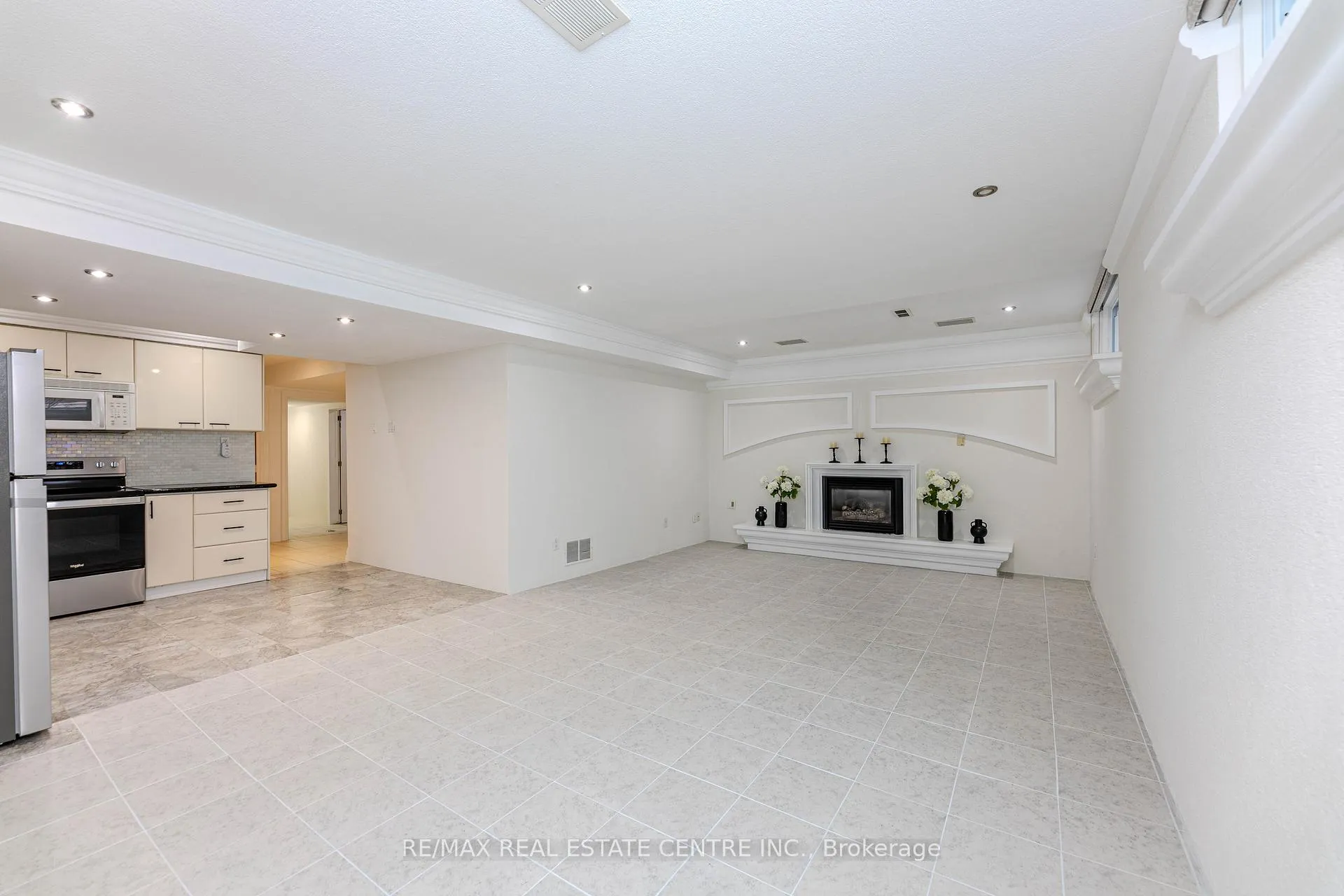 Photo 25 of 44 Burwick Avenue, Vaughan, West Woodbridge — HOMEH