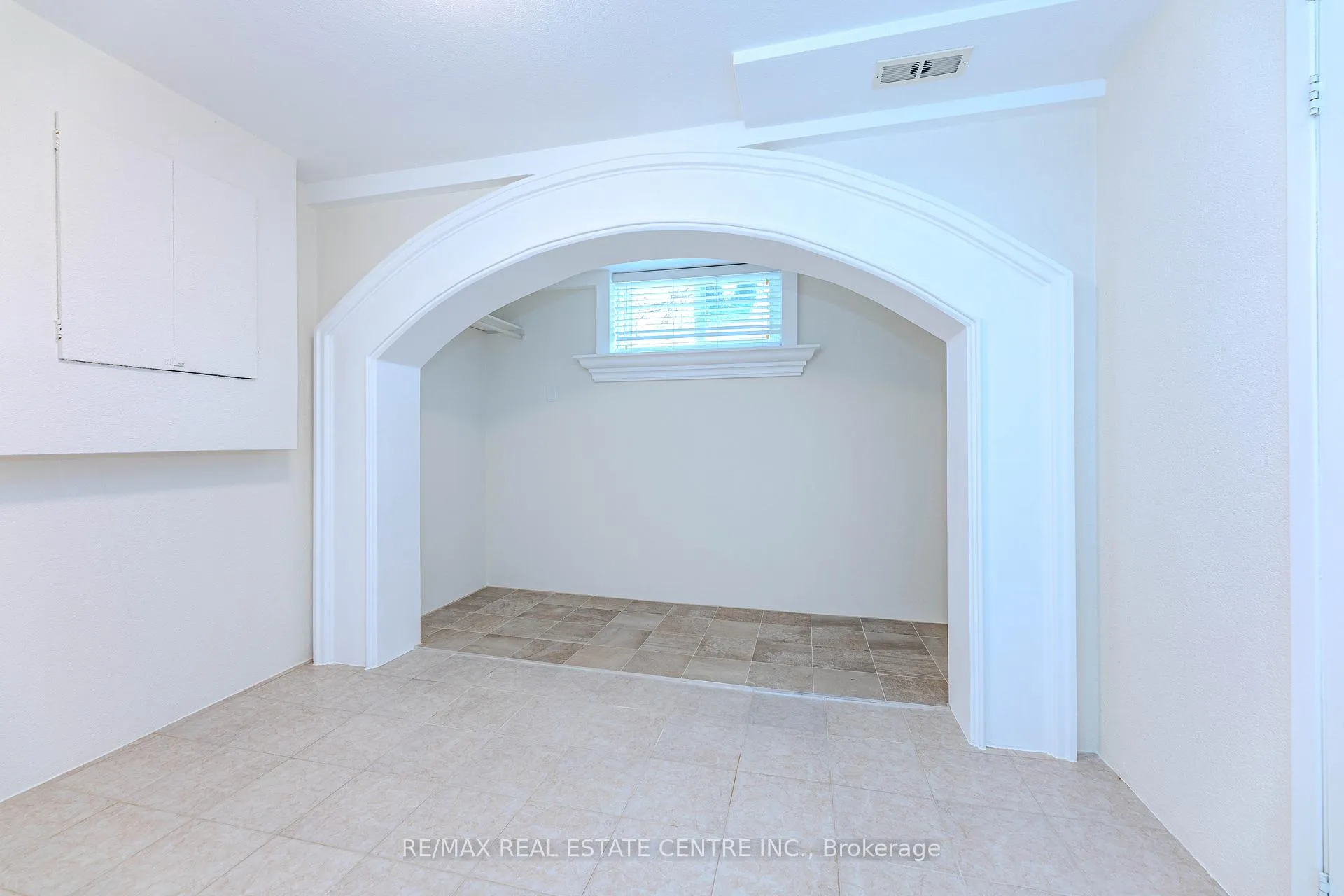 Photo 30 of 44 Burwick Avenue, Vaughan, West Woodbridge — HOMEH