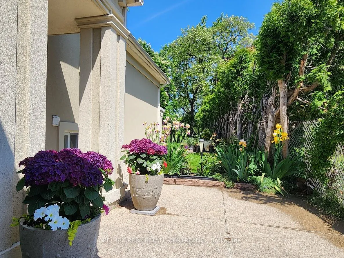 Photo 35 of 44 Burwick Avenue, Vaughan, West Woodbridge — HOMEH