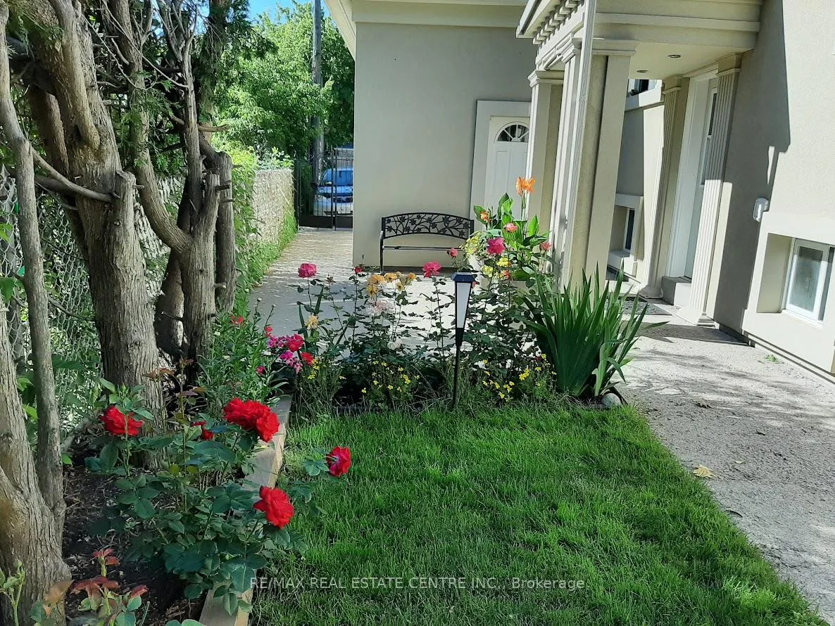 Photo 39 of 44 Burwick Avenue, Vaughan, West Woodbridge — HOMEH
