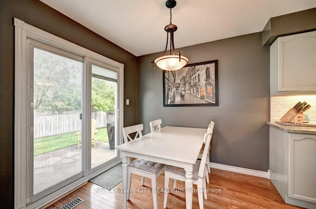 Photo 6 of 347 Bushview Crescent, Waterloo — HOMEH