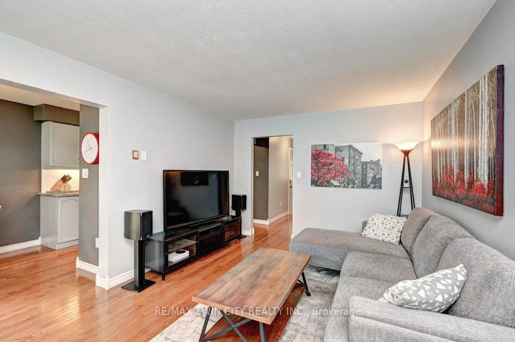Photo 10 of 347 Bushview Crescent, Waterloo — HOMEH