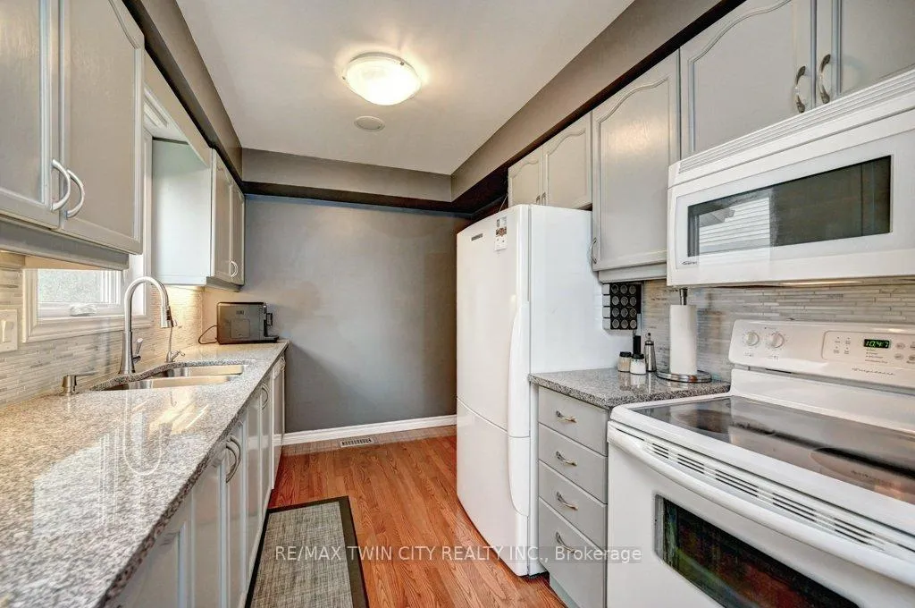 Photo 12 of 347 Bushview Crescent, Waterloo — HOMEH