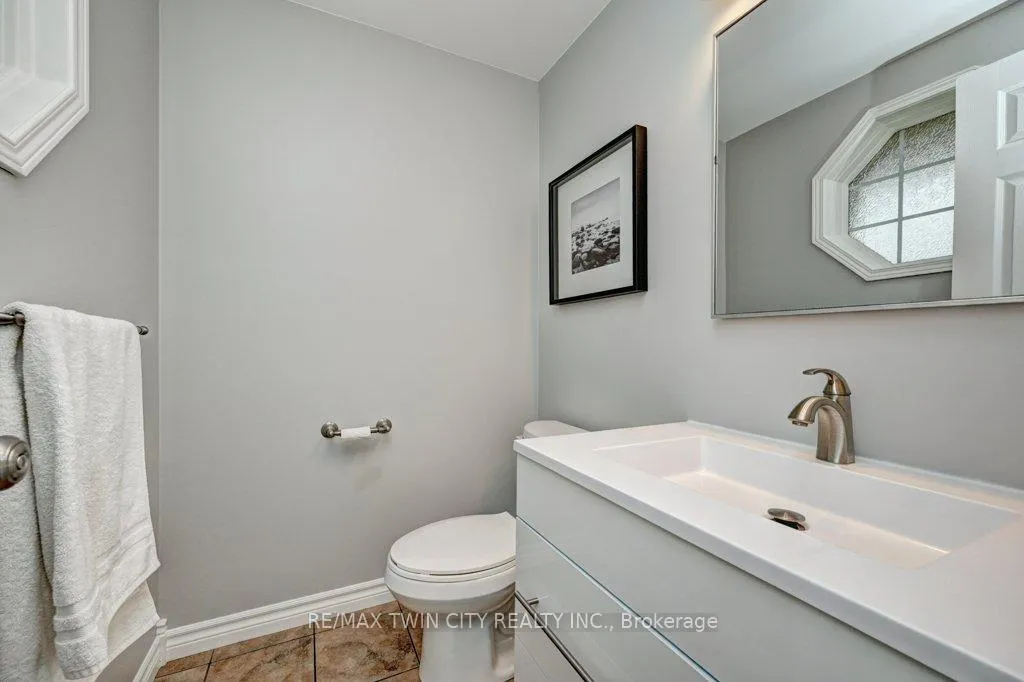 Photo 18 of 347 Bushview Crescent, Waterloo — HOMEH