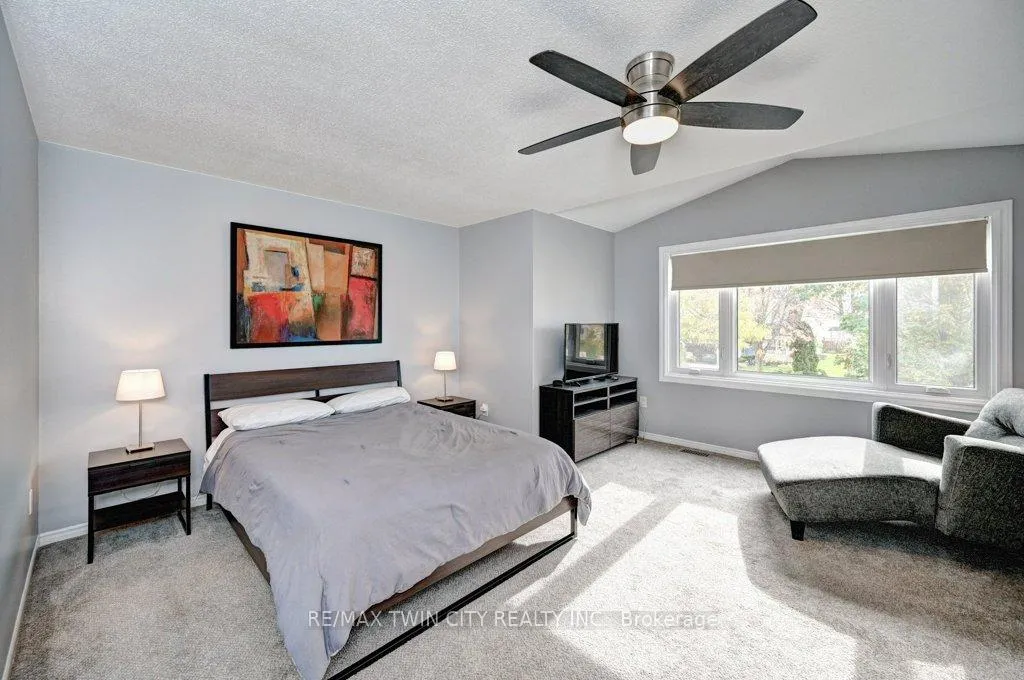 Photo 22 of 347 Bushview Crescent, Waterloo — HOMEH