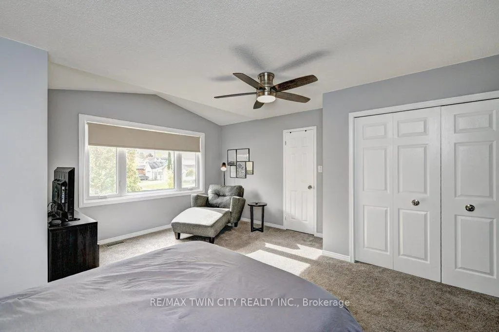 Photo 27 of 347 Bushview Crescent, Waterloo — HOMEH