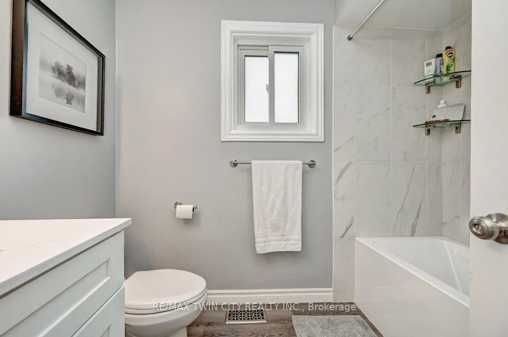 Photo 30 of 347 Bushview Crescent, Waterloo — HOMEH