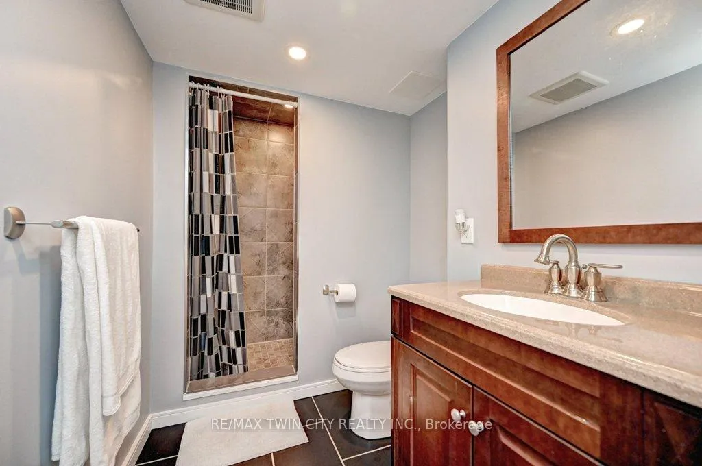 Photo 37 of 347 Bushview Crescent, Waterloo — HOMEH