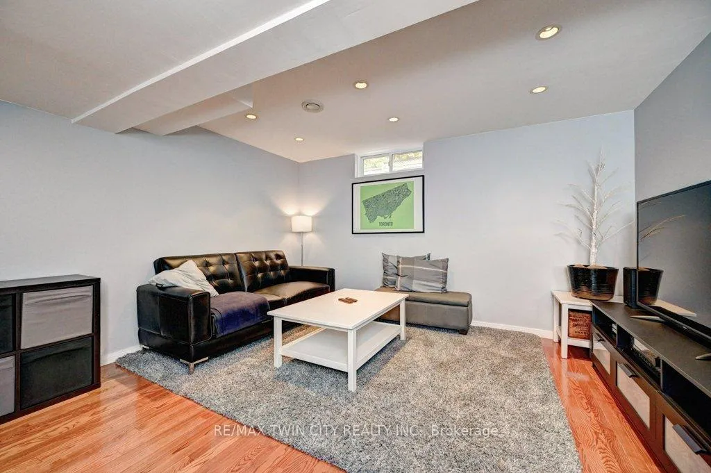 Photo 39 of 347 Bushview Crescent, Waterloo — HOMEH