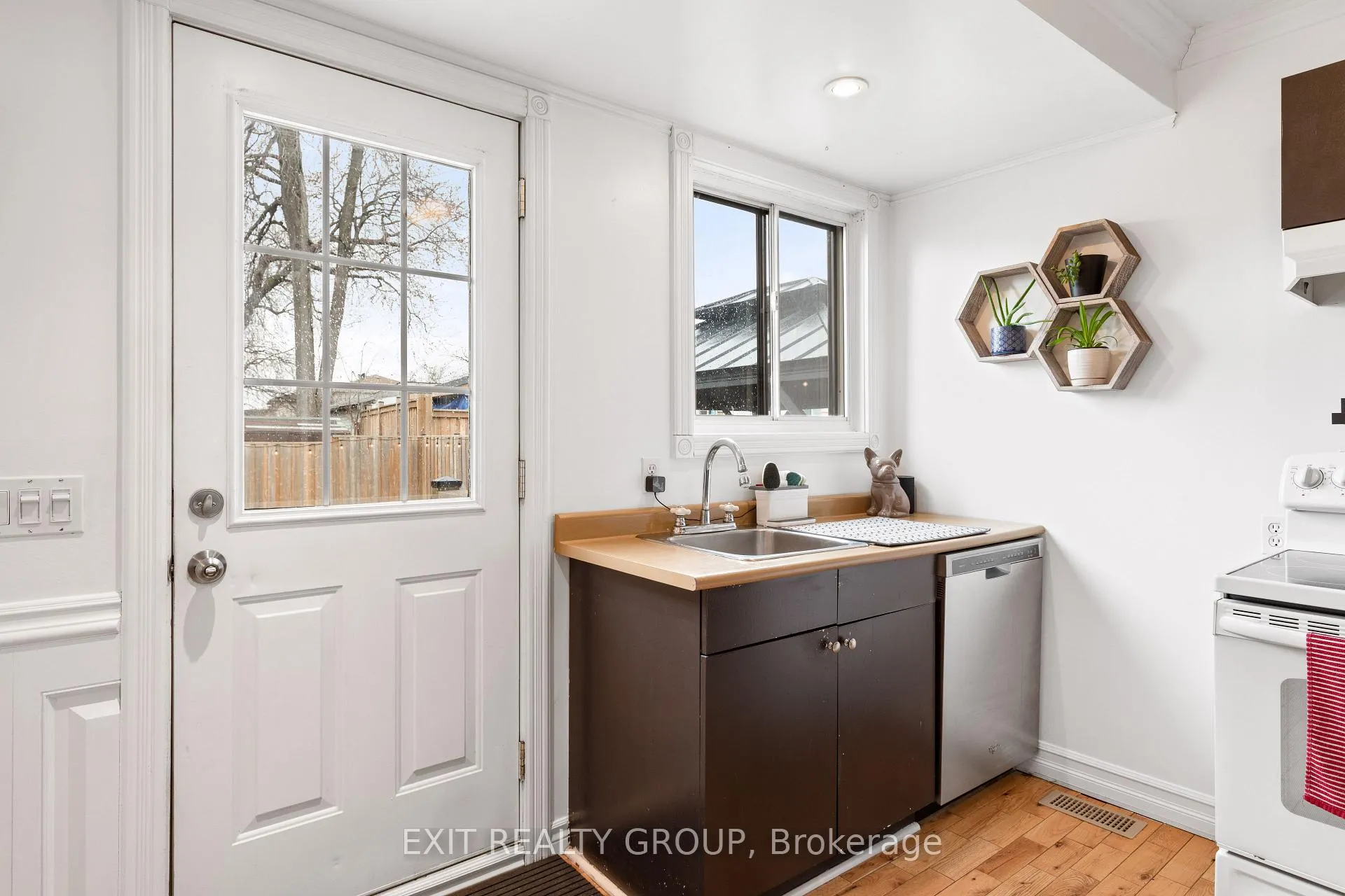 Photo 7 of 1122 Cedar Street, Oshawa, Lakeview — HOMEH