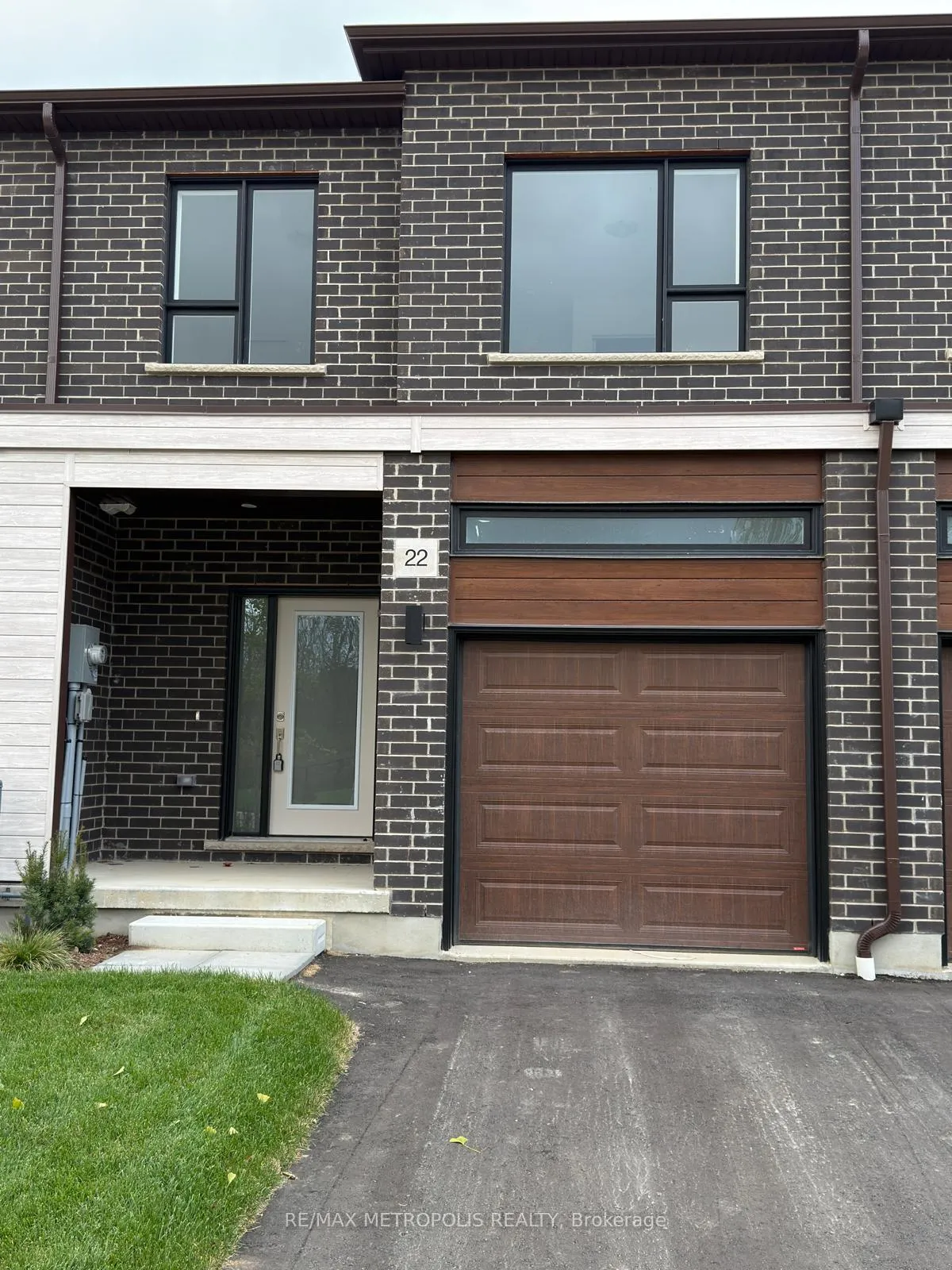 Photo 1 of 22 Oak Forest Common, Cambridge — HOMEH