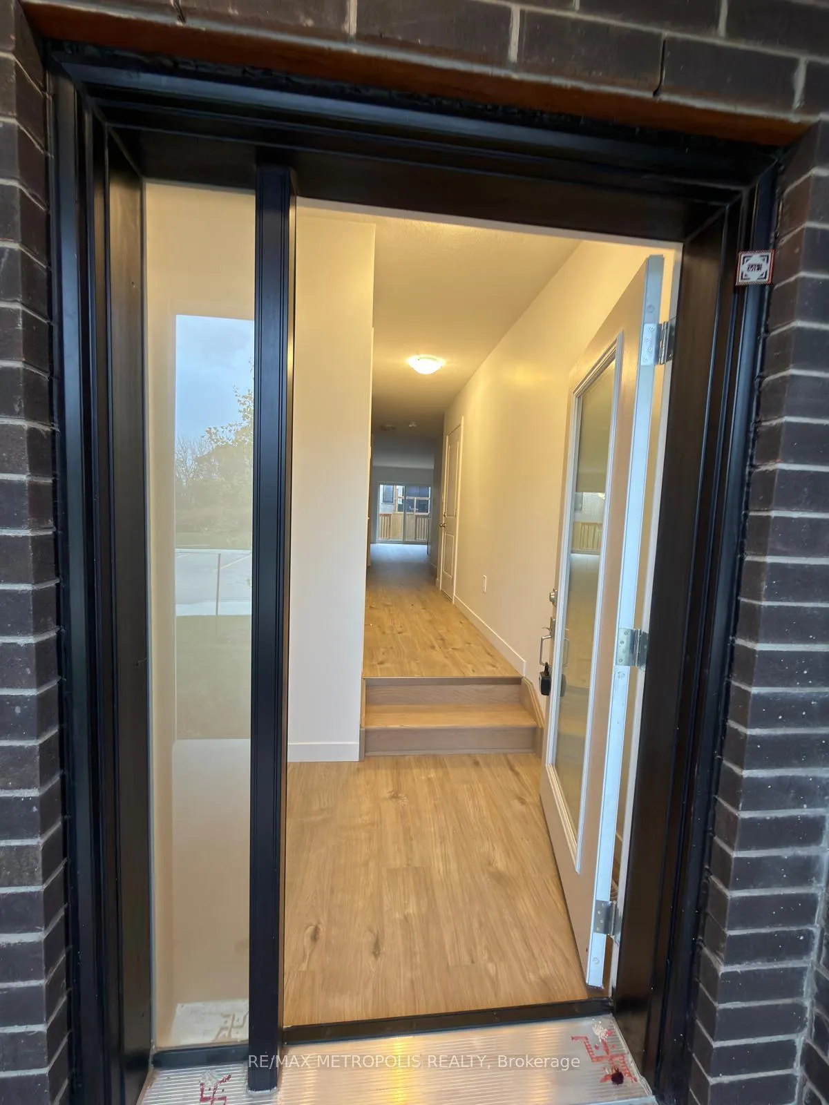Photo 8 of 22 Oak Forest Common, Cambridge — HOMEH