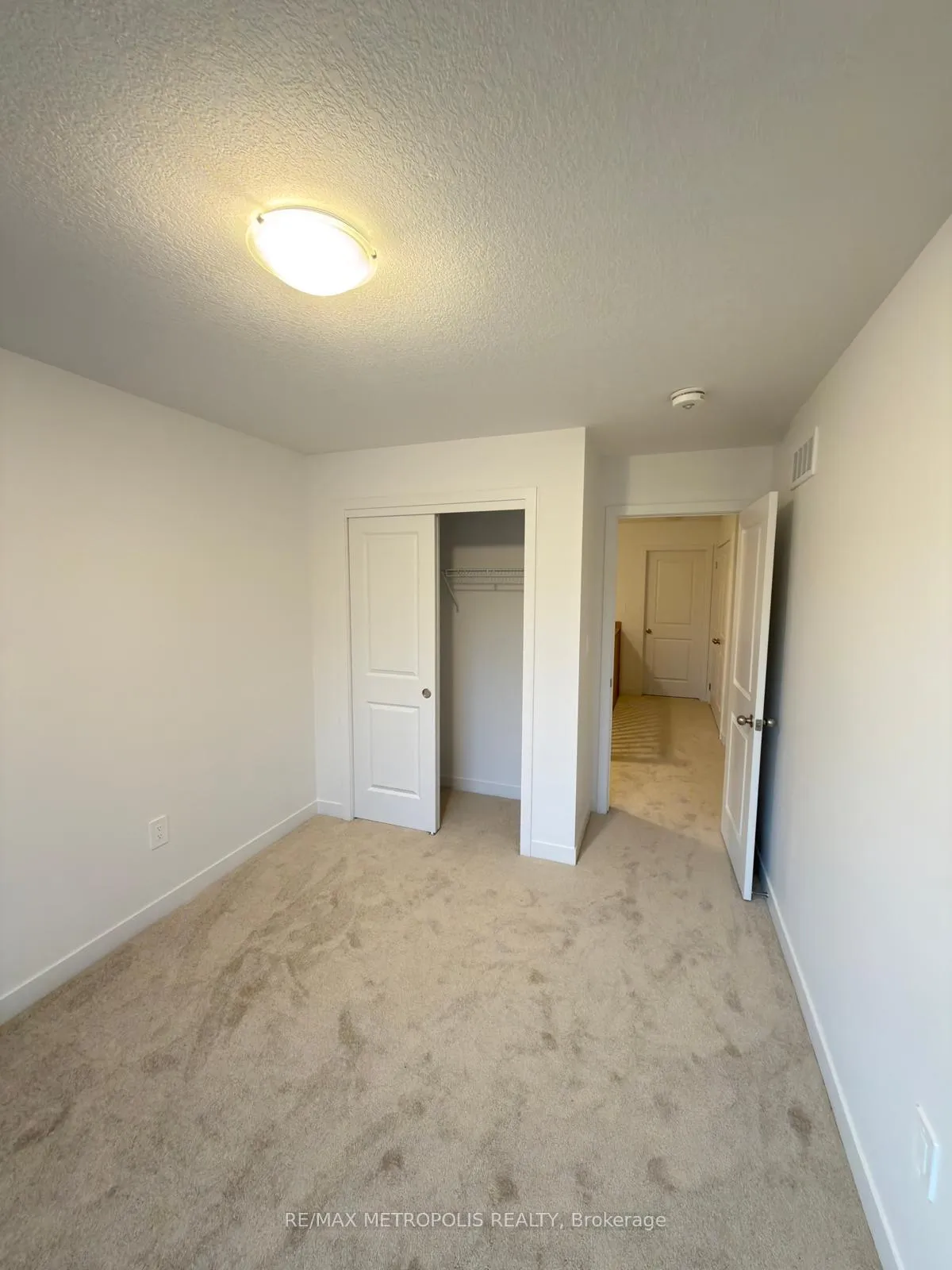 Photo 11 of 22 Oak Forest Common, Cambridge — HOMEH