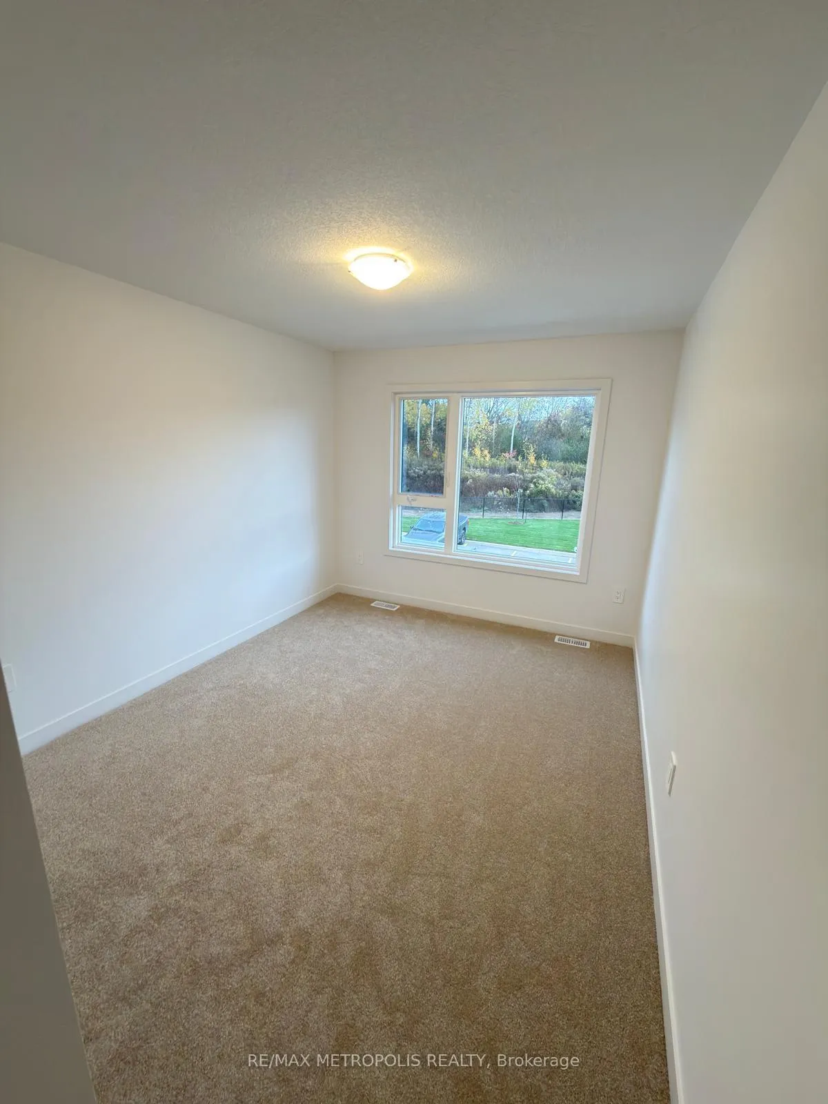 Photo 12 of 22 Oak Forest Common, Cambridge — HOMEH