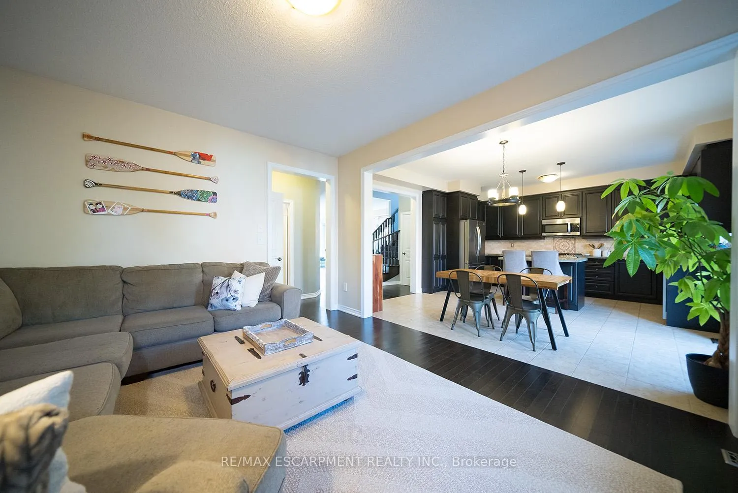 Photo 10 of 19 Humphrey Street, Hamilton, Waterdown — HOMEH
