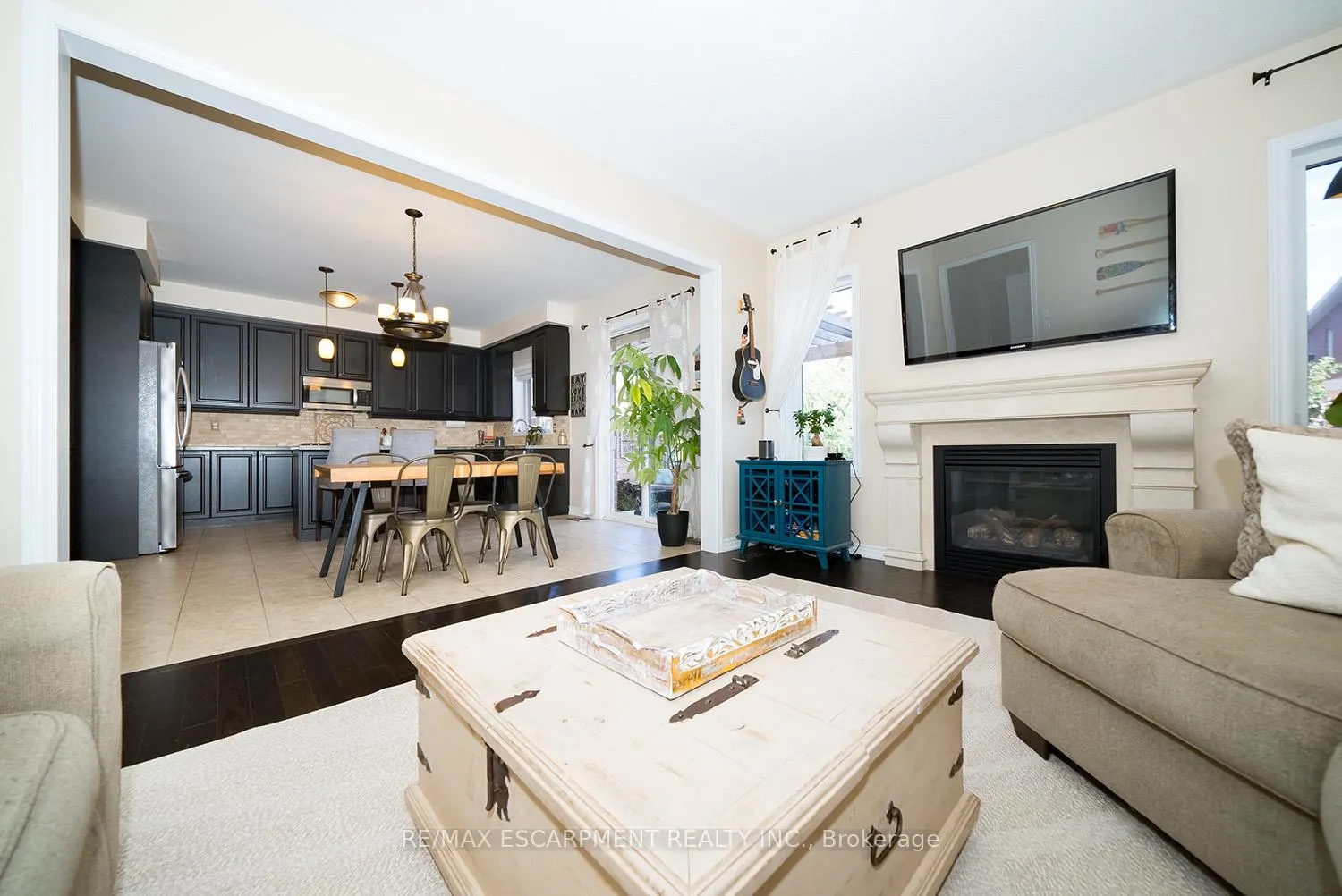 Photo 12 of 19 Humphrey Street, Hamilton, Waterdown — HOMEH