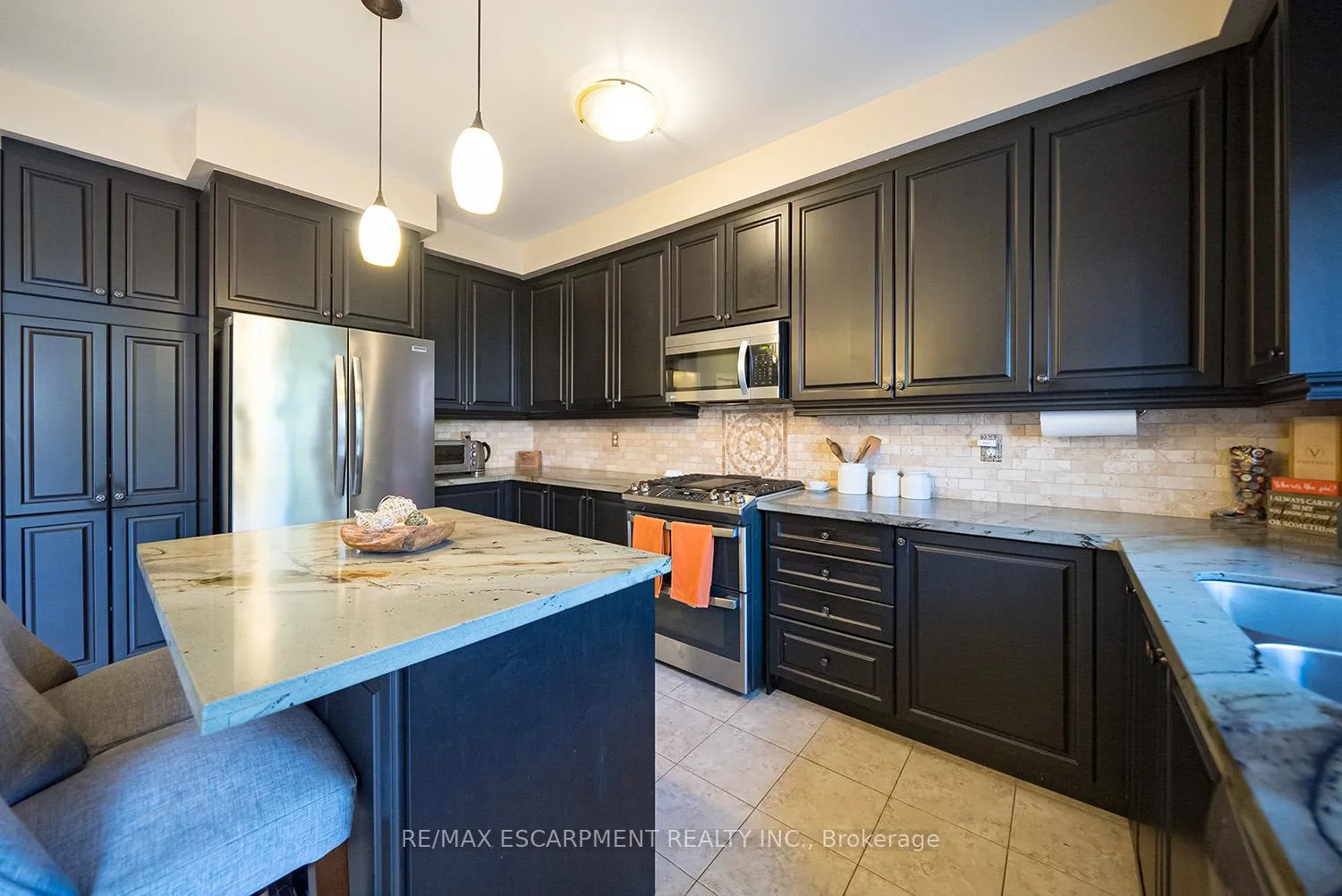 Photo 14 of 19 Humphrey Street, Hamilton, Waterdown — HOMEH