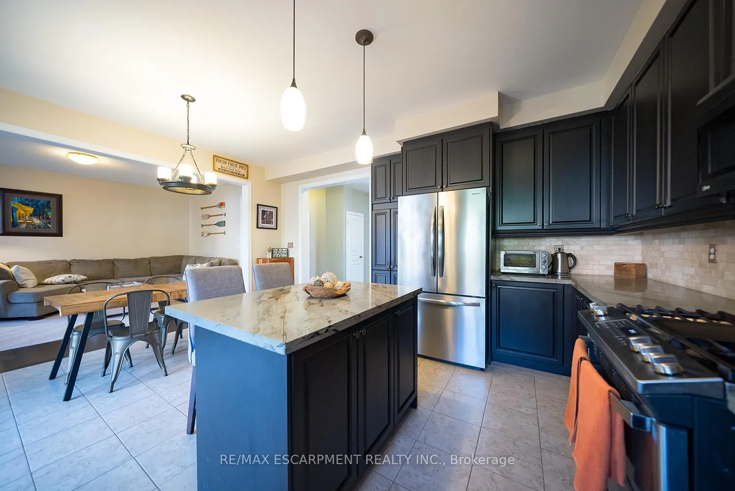 Photo 15 of 19 Humphrey Street, Hamilton, Waterdown — HOMEH
