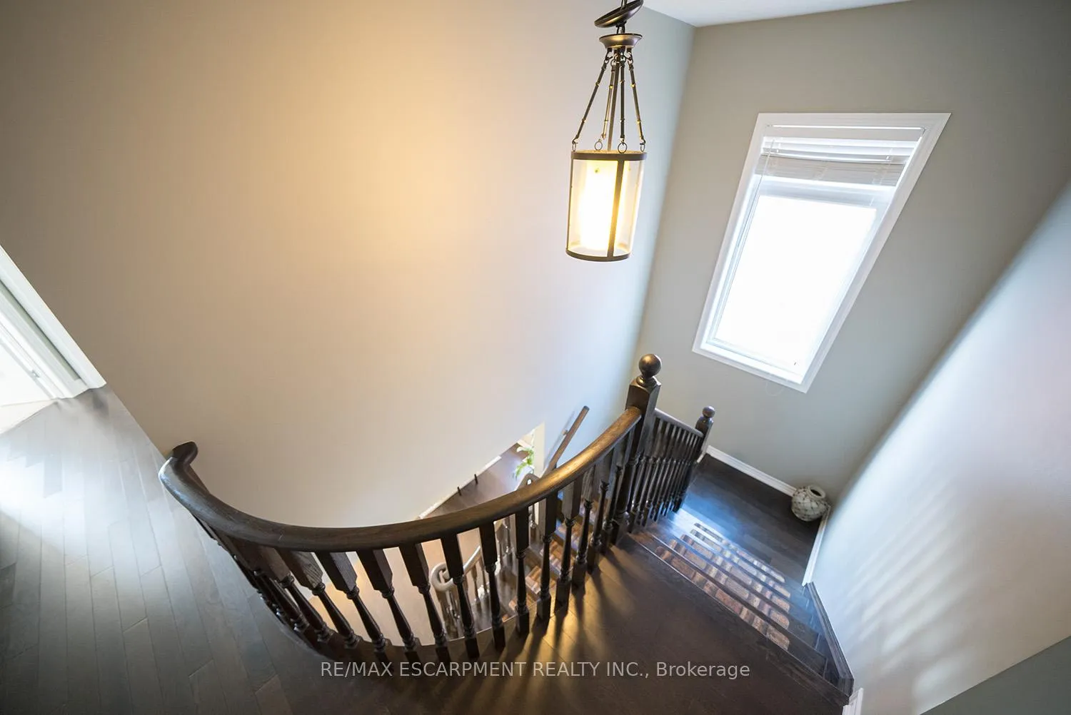 Photo 22 of 19 Humphrey Street, Hamilton, Waterdown — HOMEH