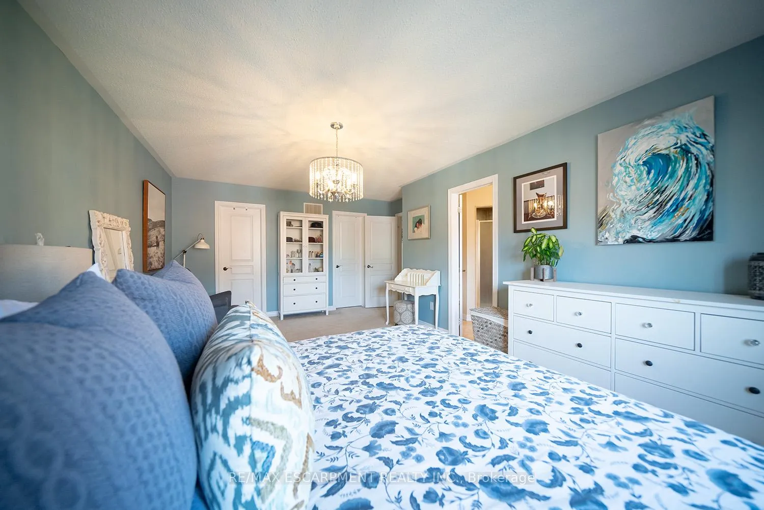 Photo 26 of 19 Humphrey Street, Hamilton, Waterdown — HOMEH