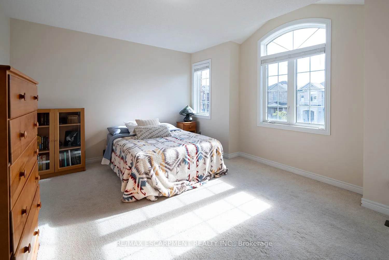 Photo 32 of 19 Humphrey Street, Hamilton, Waterdown — HOMEH