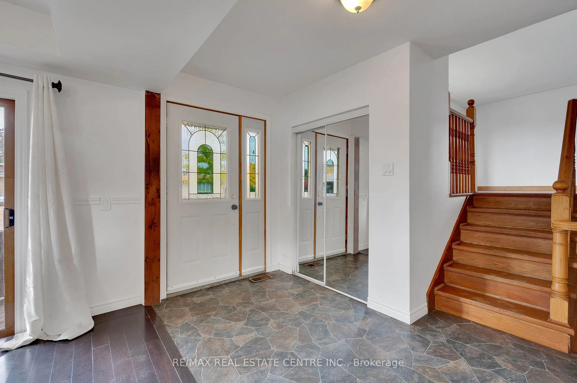 Photo 7 of 18 Kingston Crescent, Kitchener — HOMEH