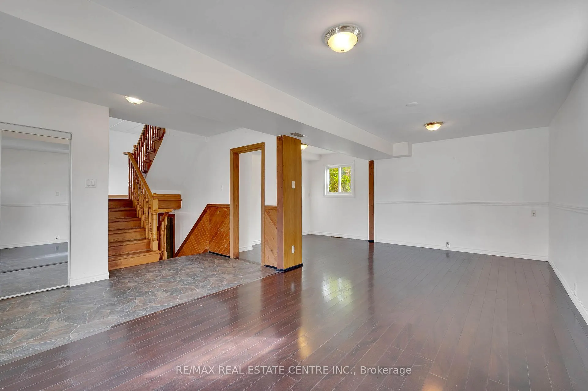 Photo 16 of 18 Kingston Crescent, Kitchener — HOMEH